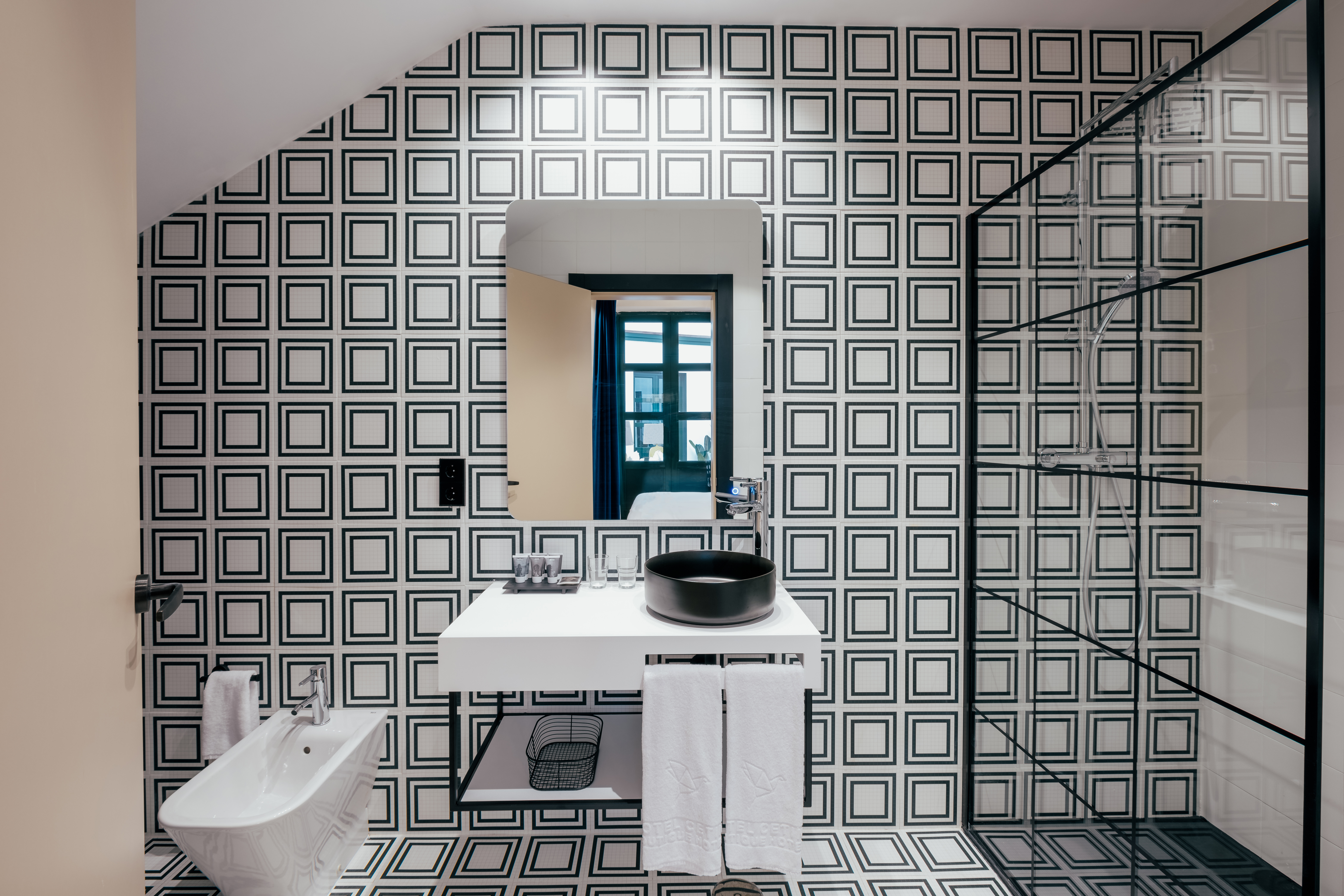 Double or Twin Standard