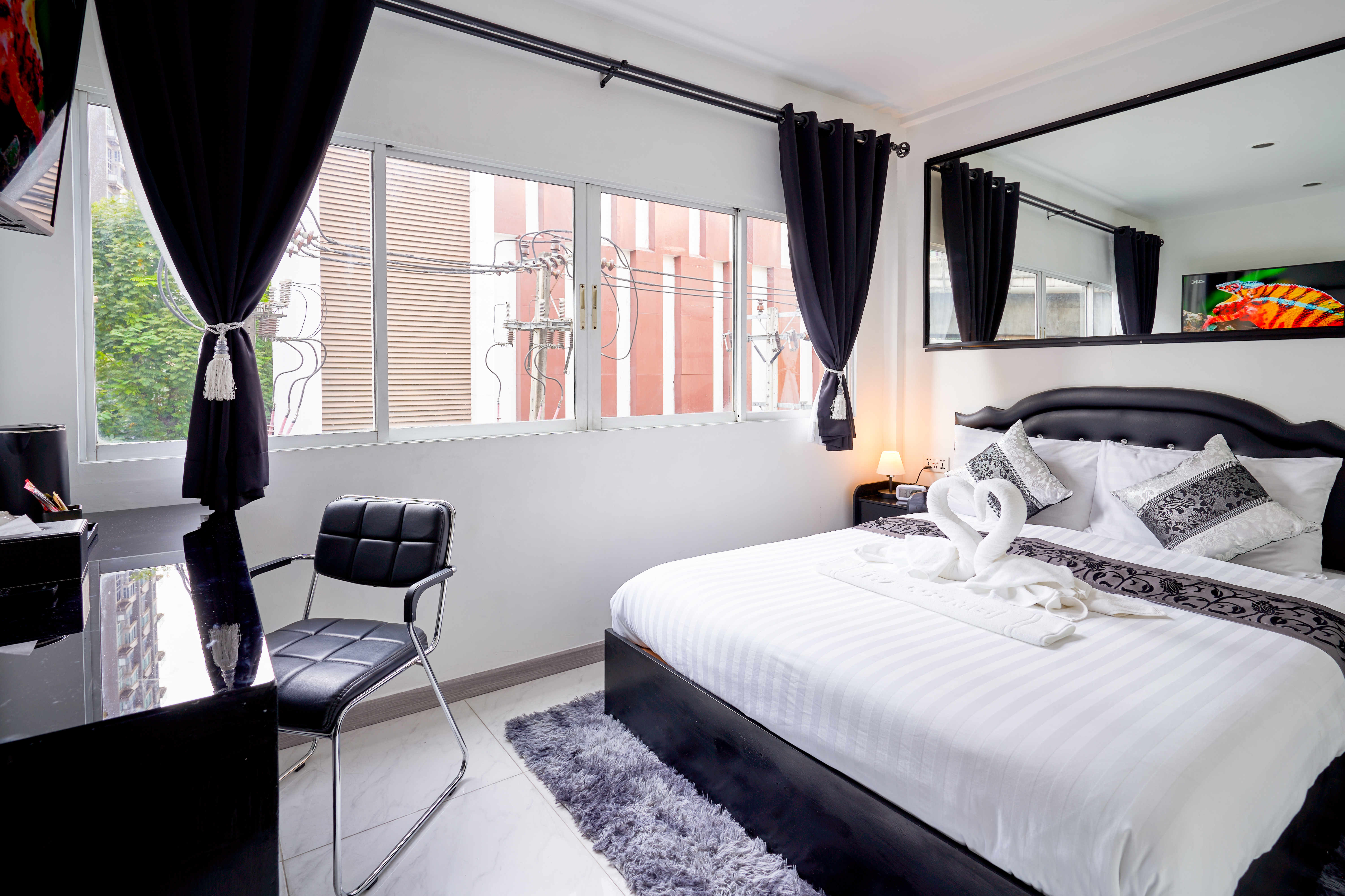 Twin Superior King Bed