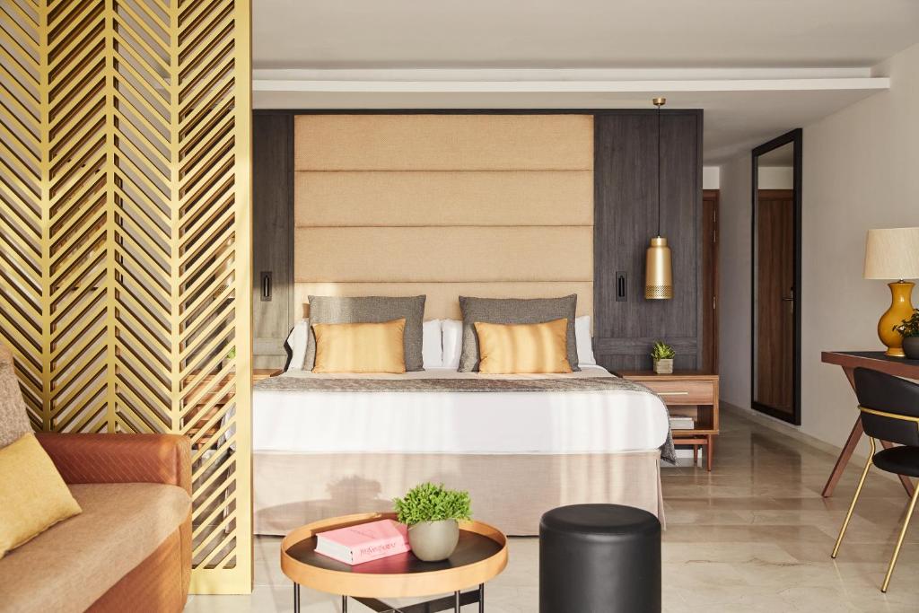 Junior Suite Side Sea View