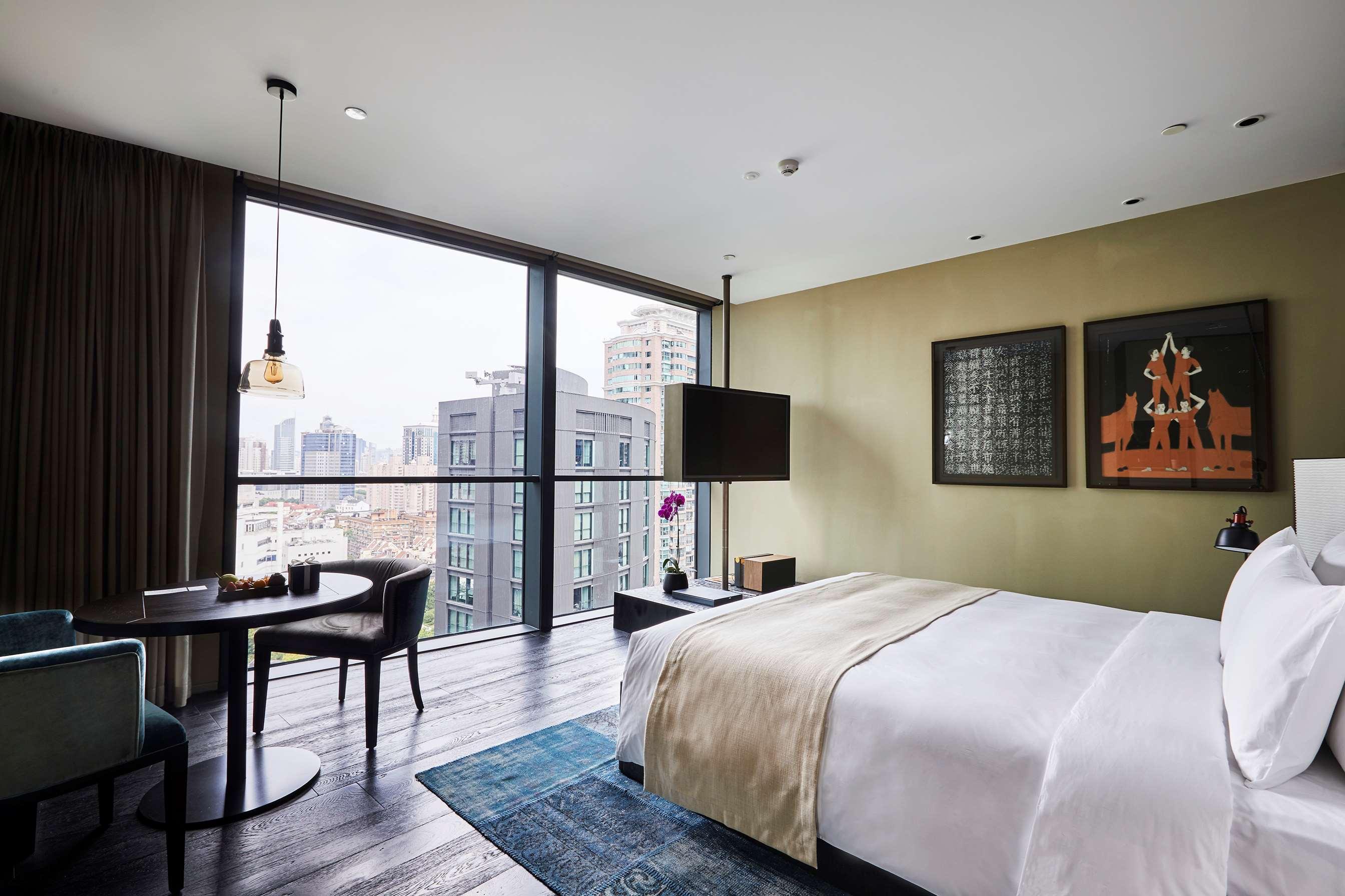 Studio King Size Bed