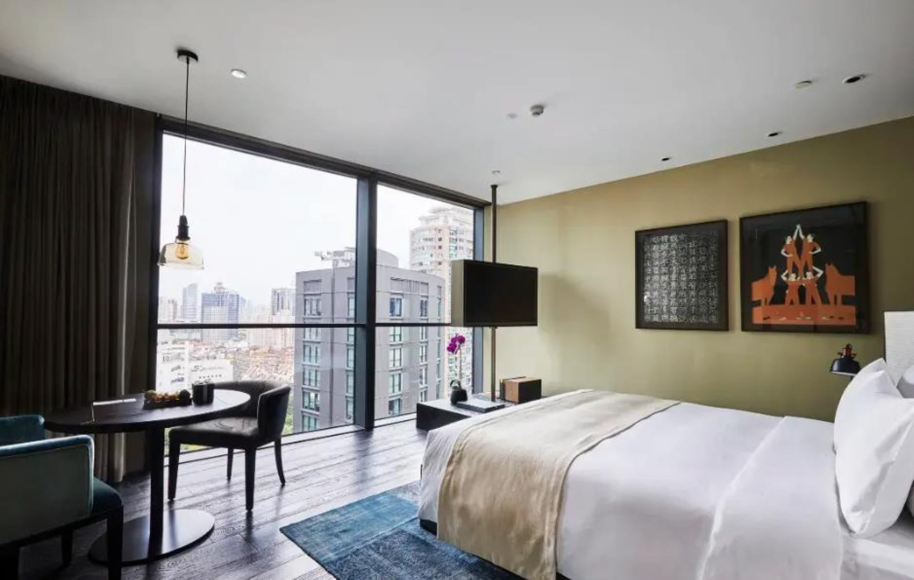 Studio King Size Bed