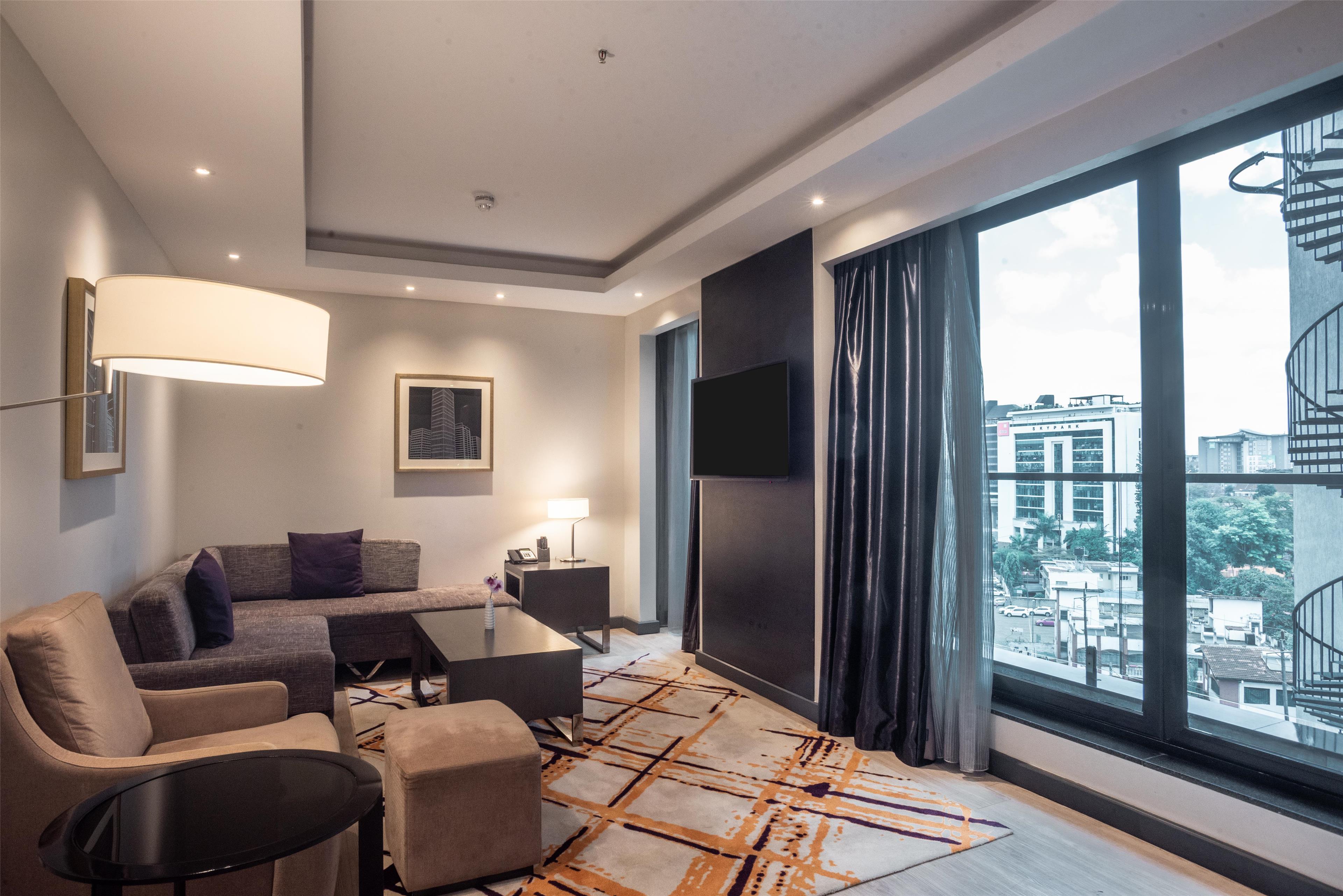 Suite with Kitchenette