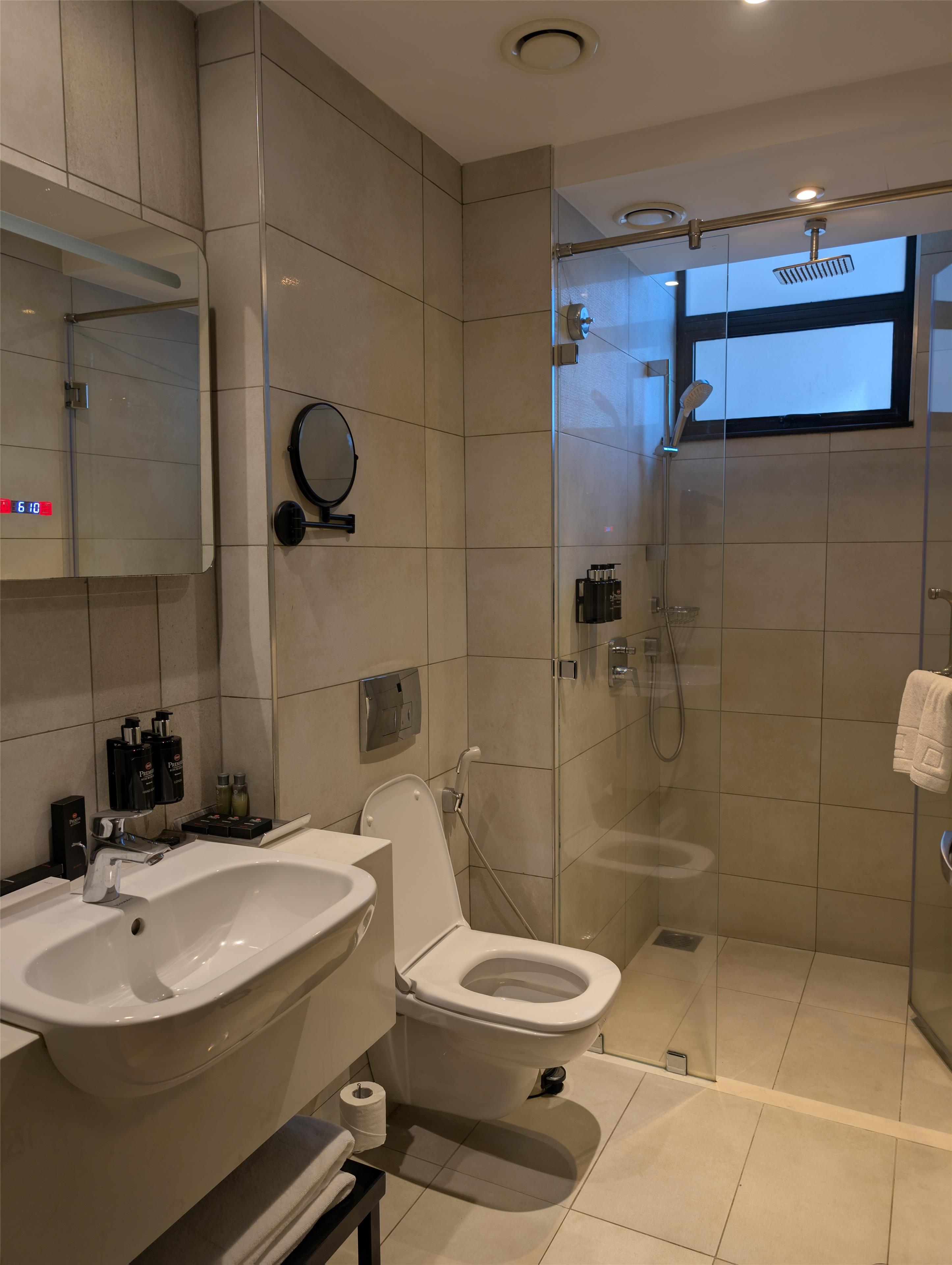 Suite with Kitchenette