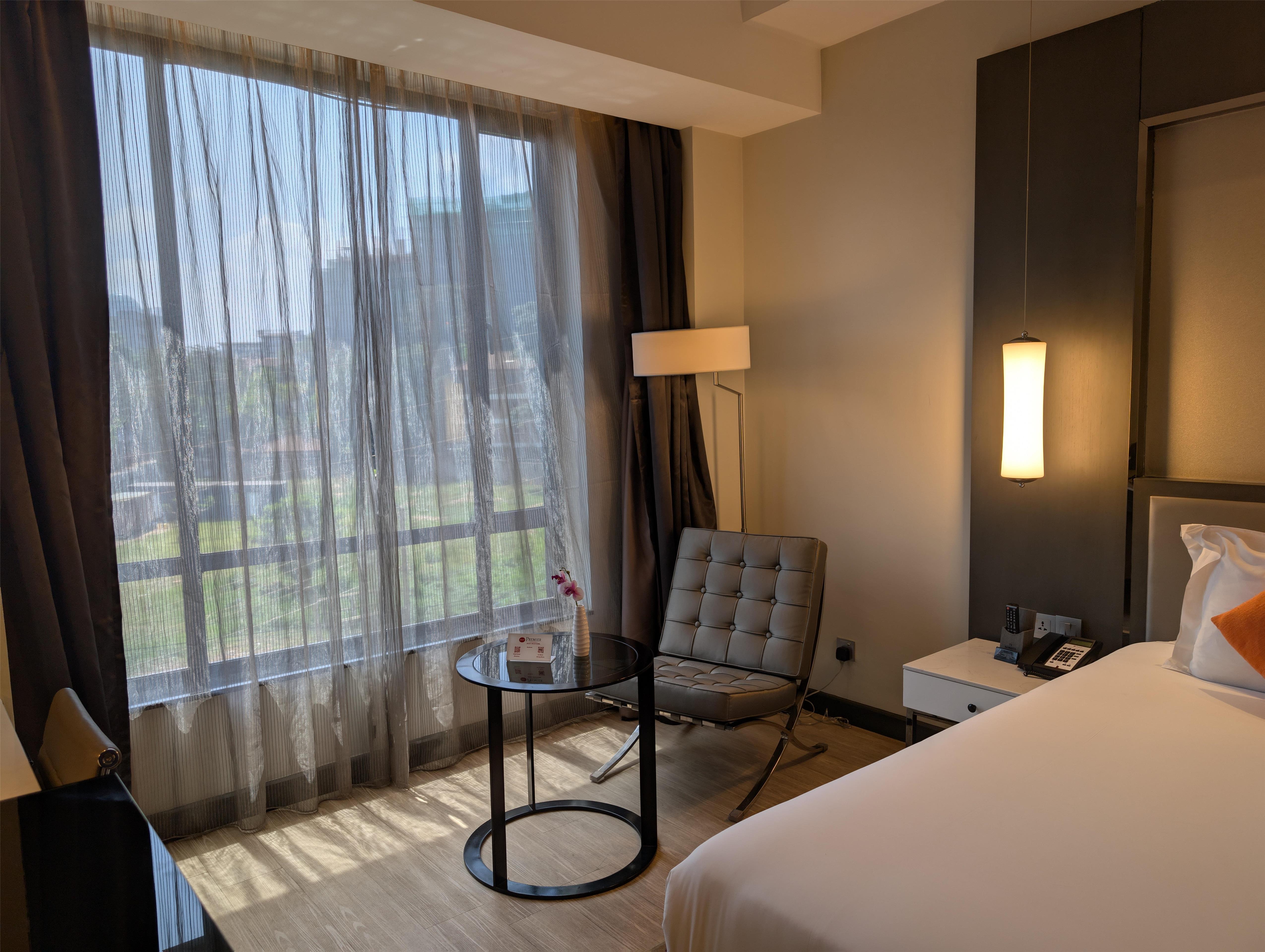 Double Deluxe King Bed