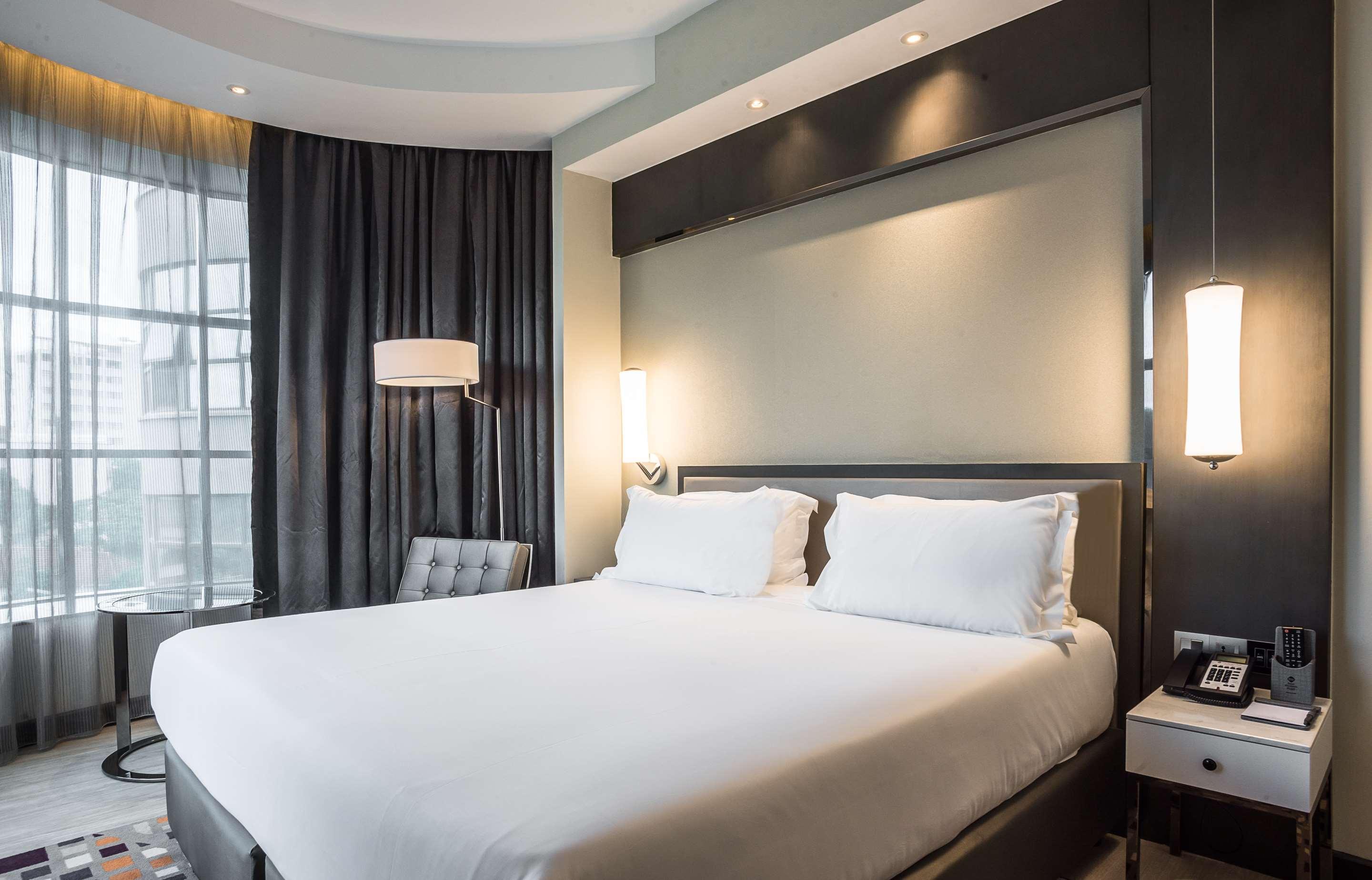 Single Executive King Bed