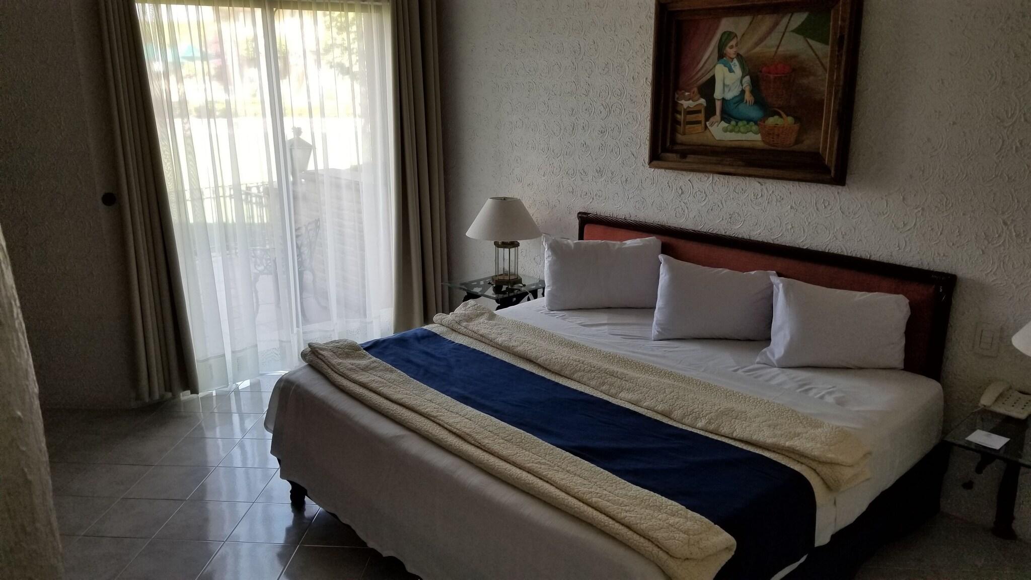 Double Garden View King Bed