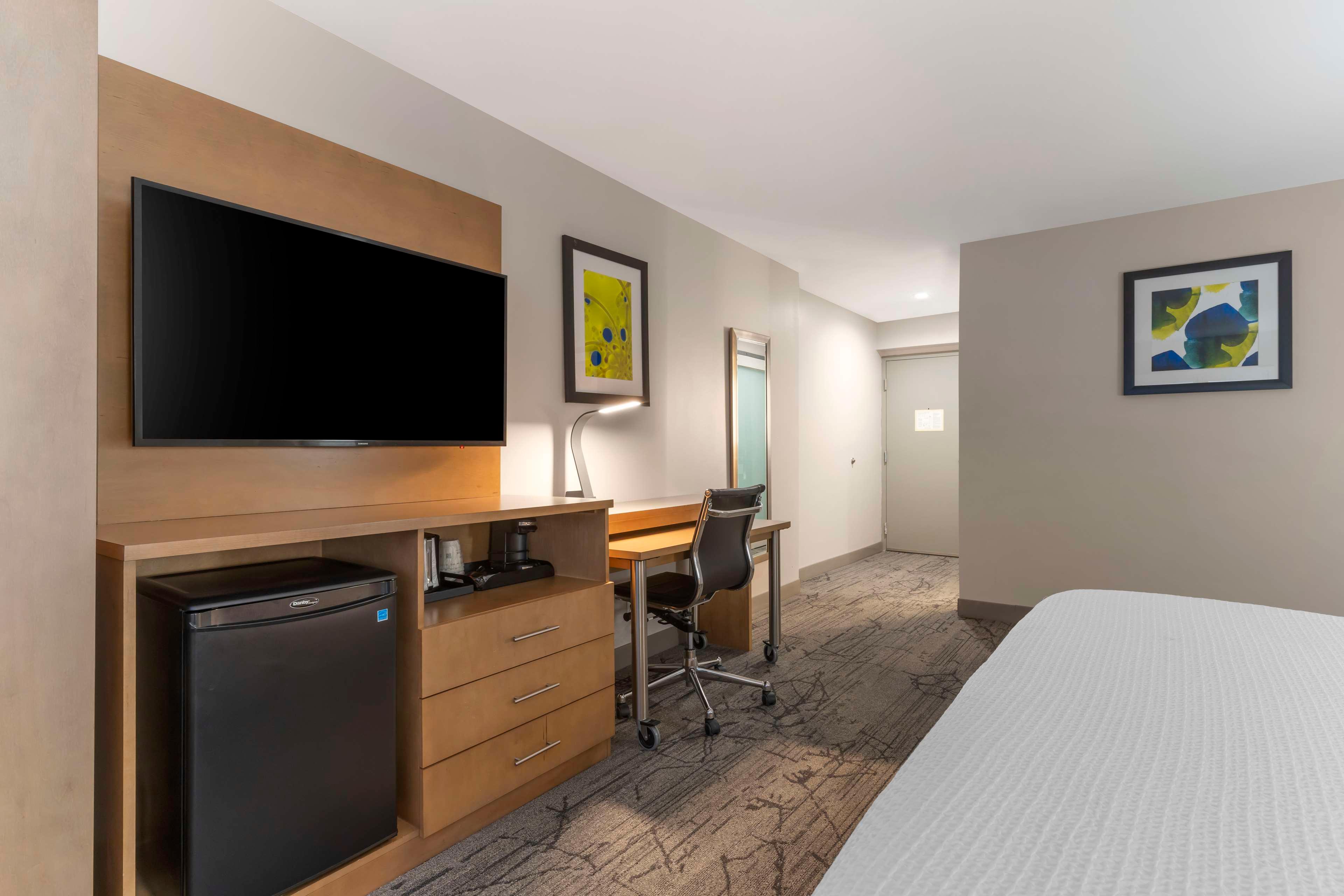 Room King Bed Non Smoking