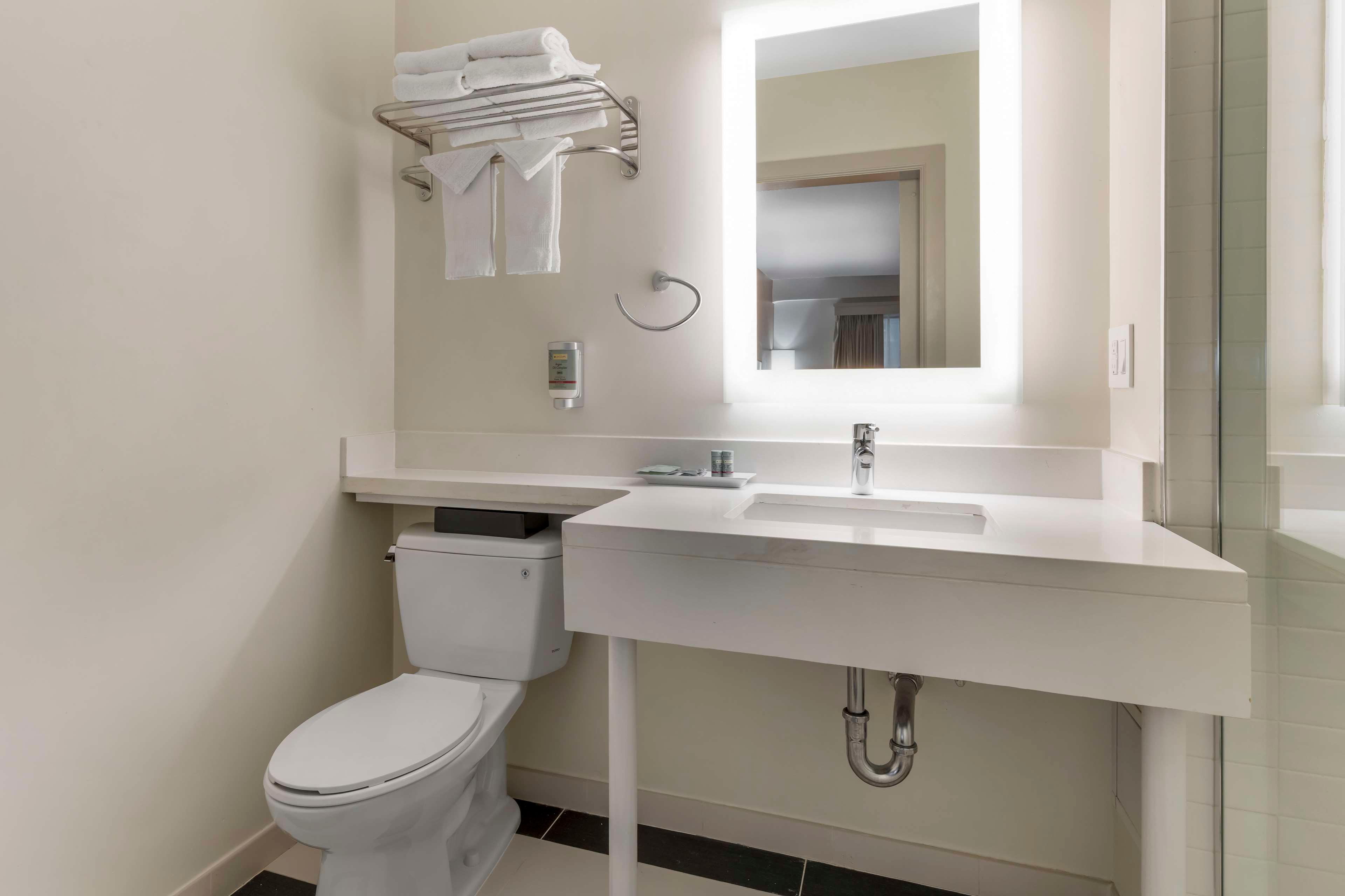 Room King Bed Non Smoking