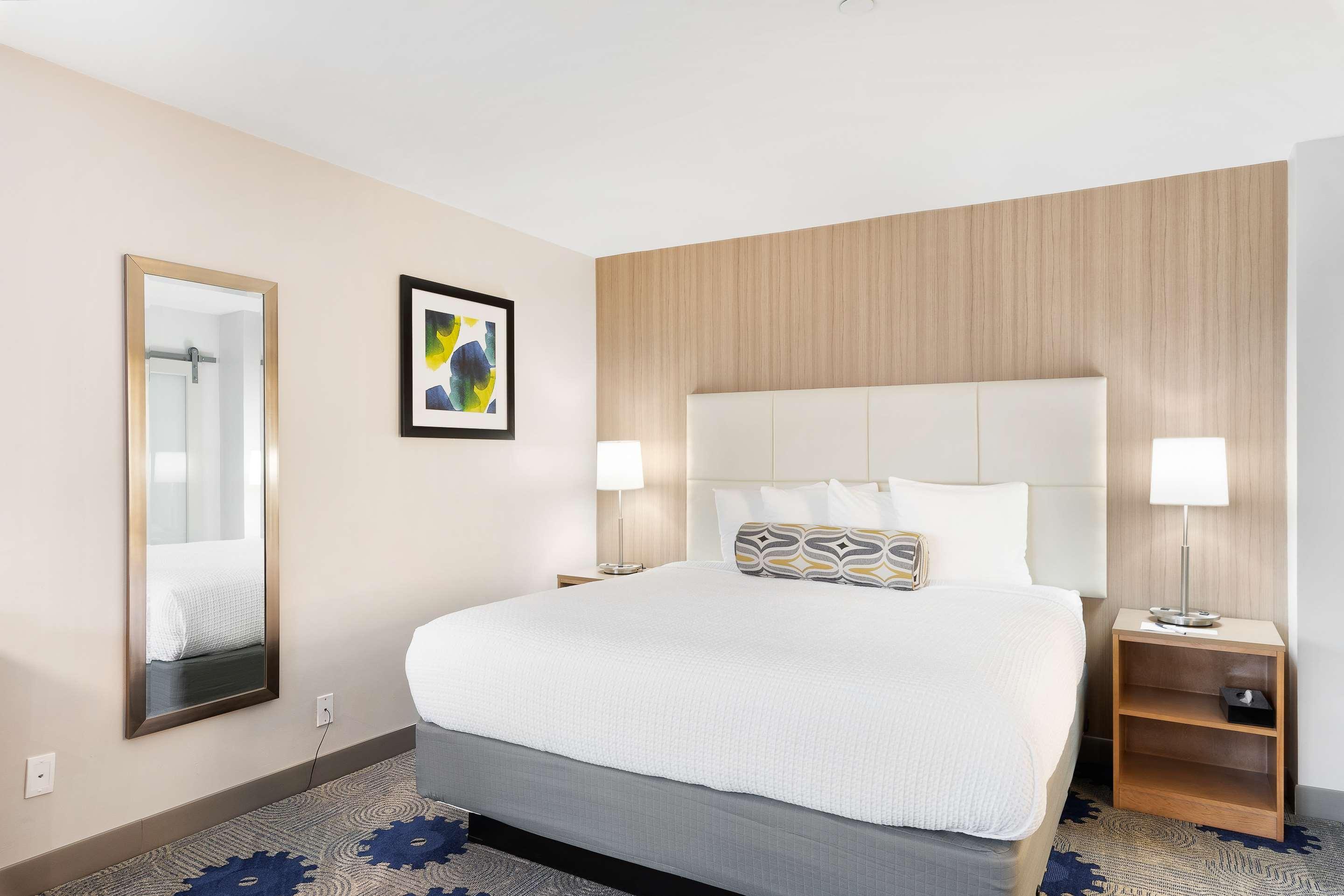 Room King Bed Non Smoking