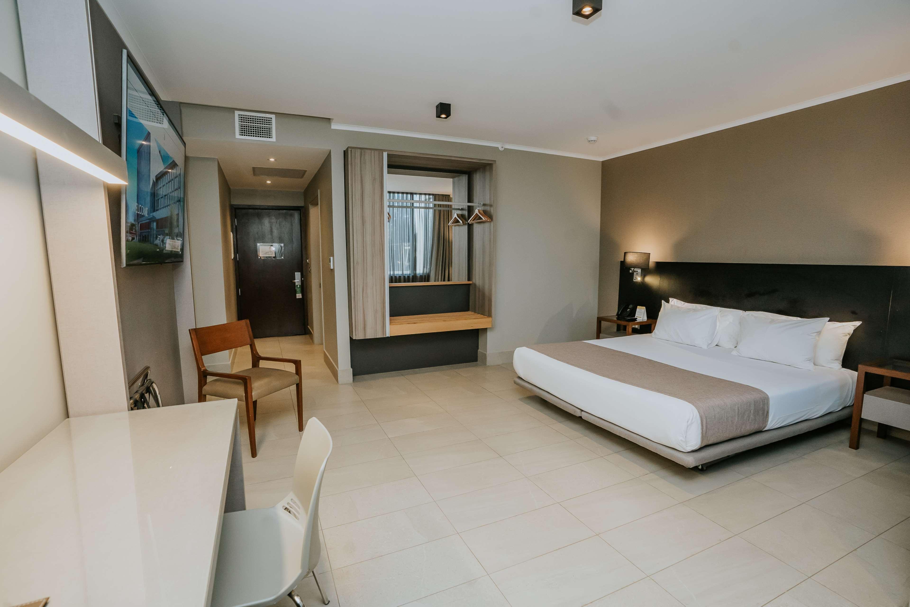 Room King Bed Non Smoking