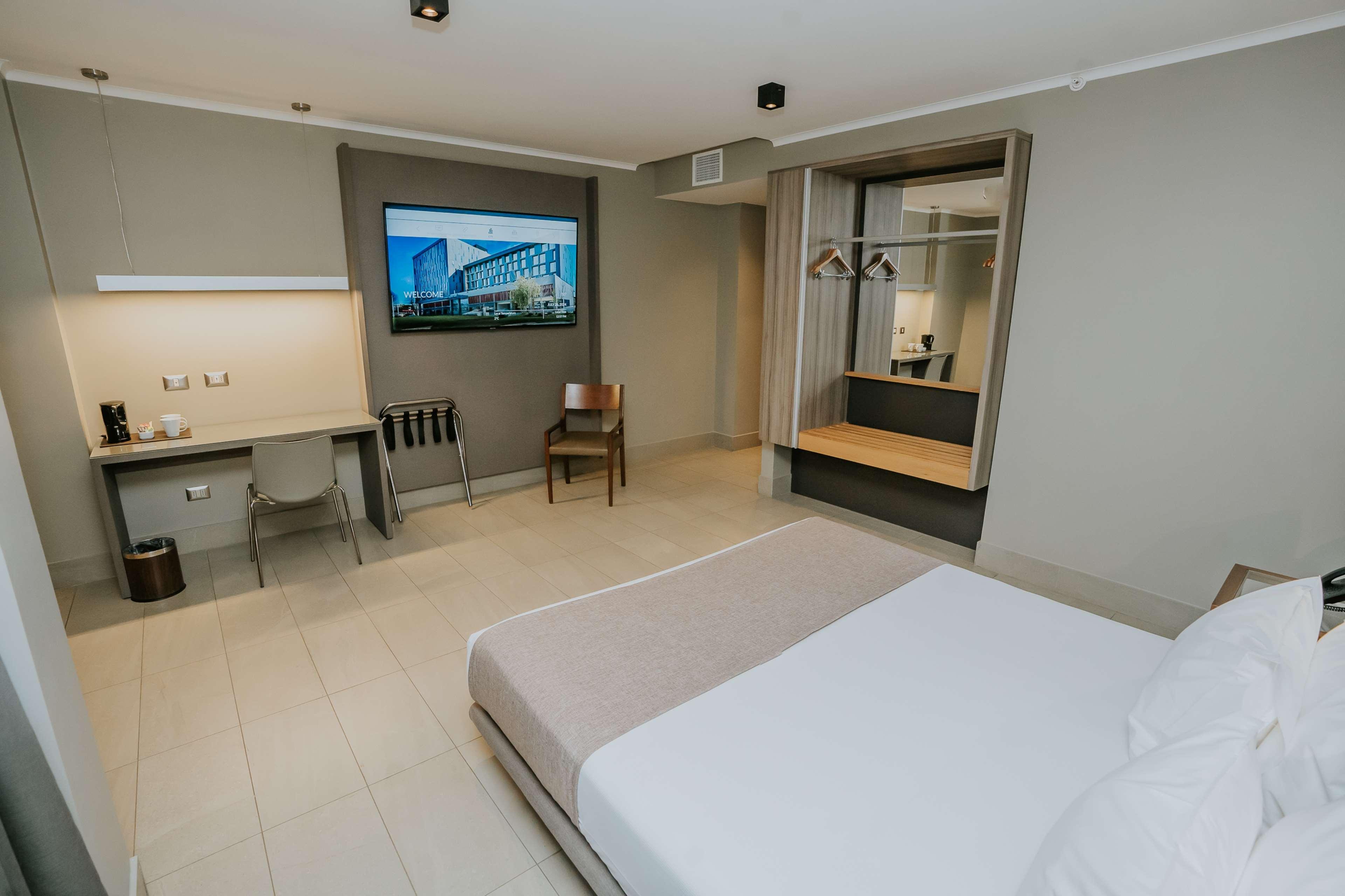 Room King Bed Non Smoking