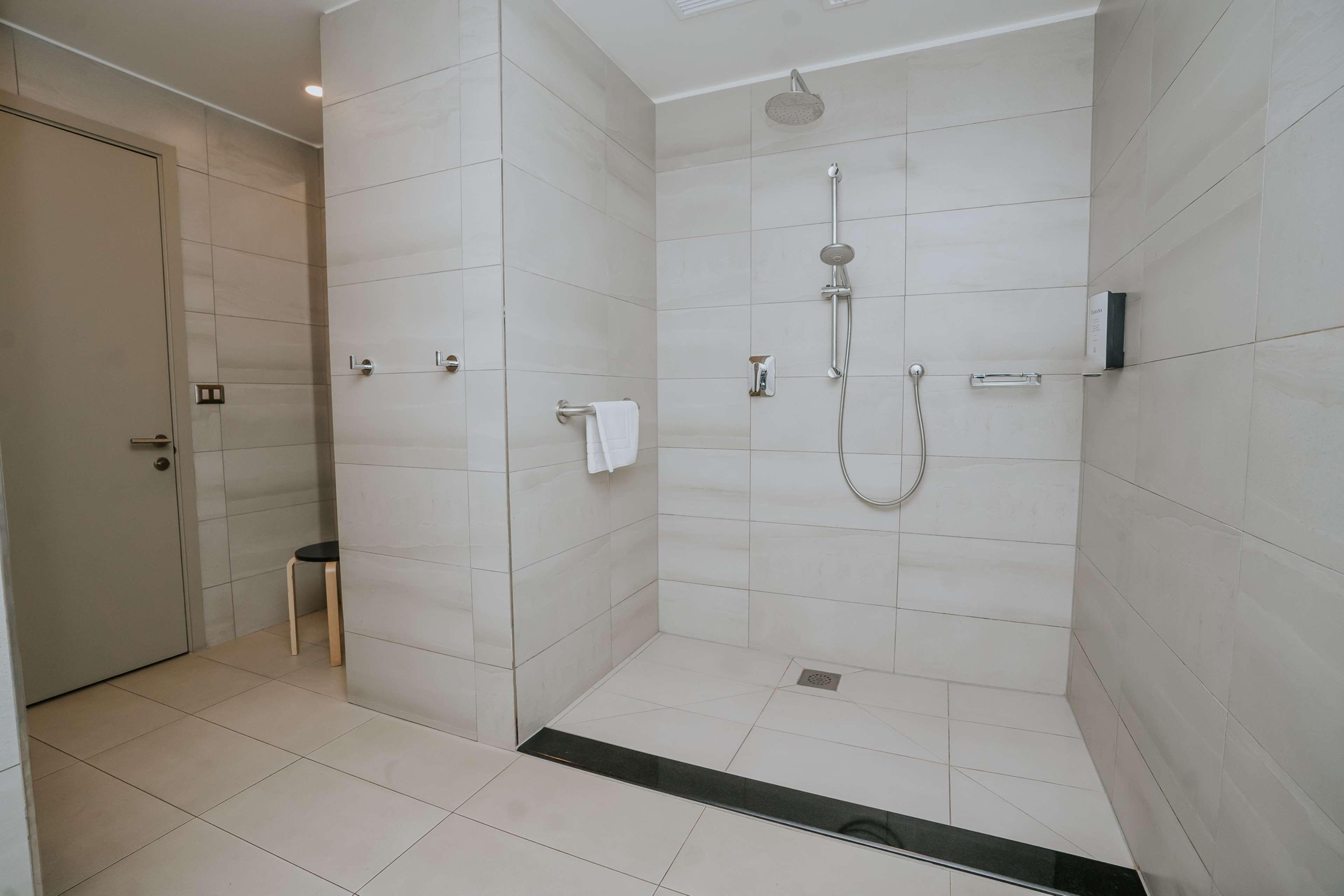 Room King Bed Non Smoking