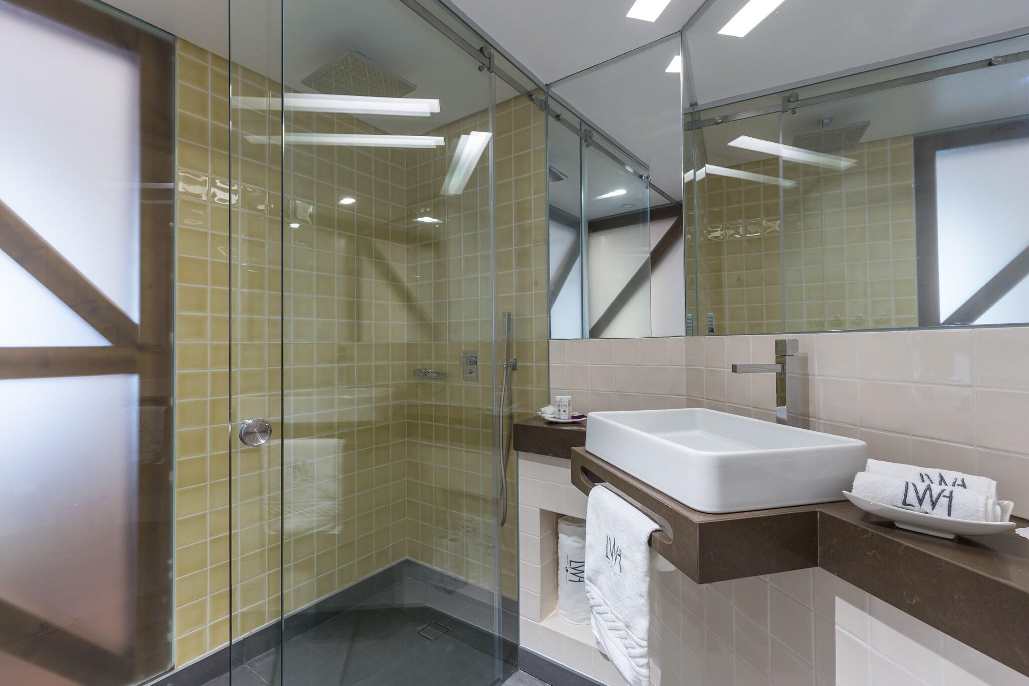 Double or Twin Classic Double Bed