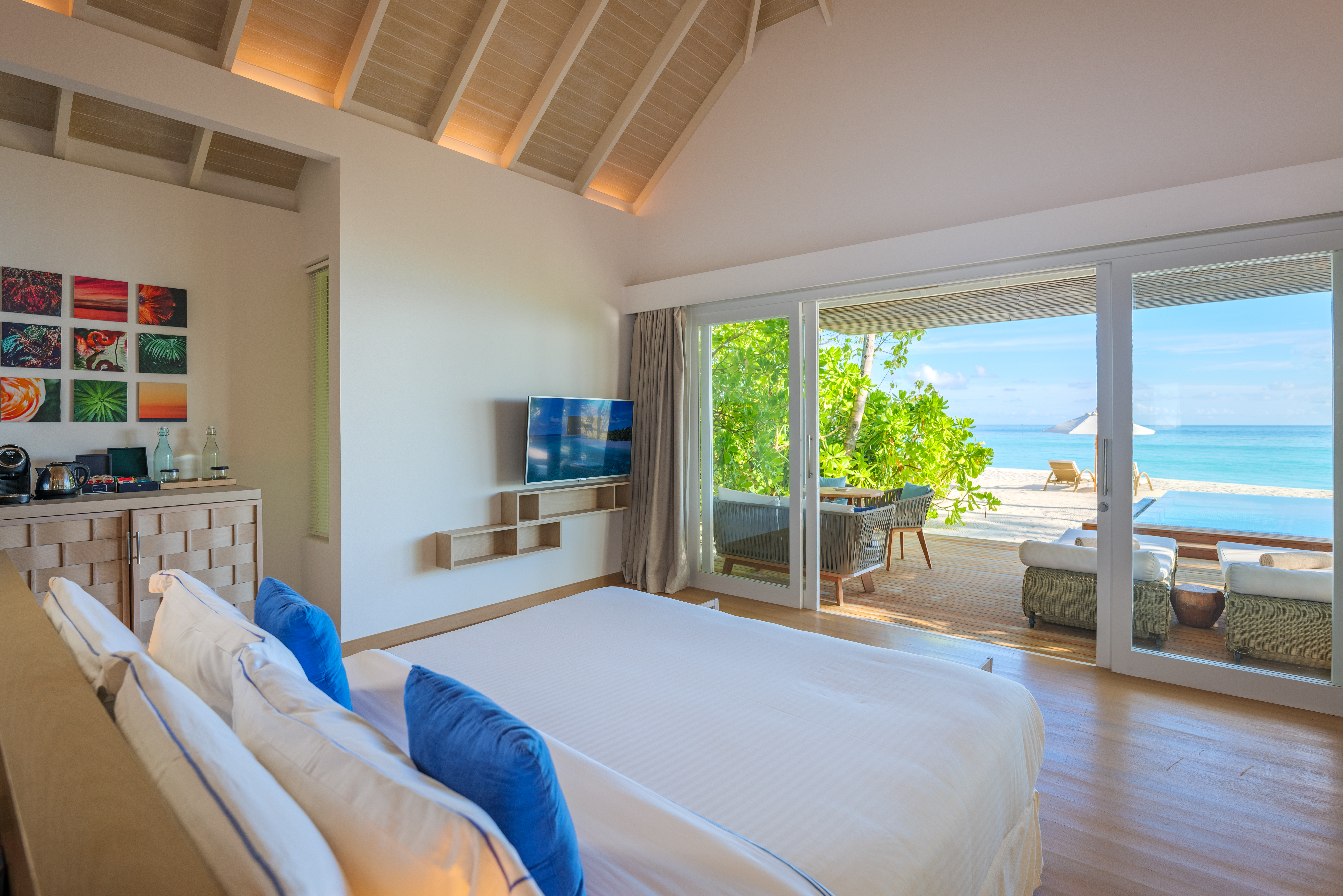 Villa Beach Front with Private Pool