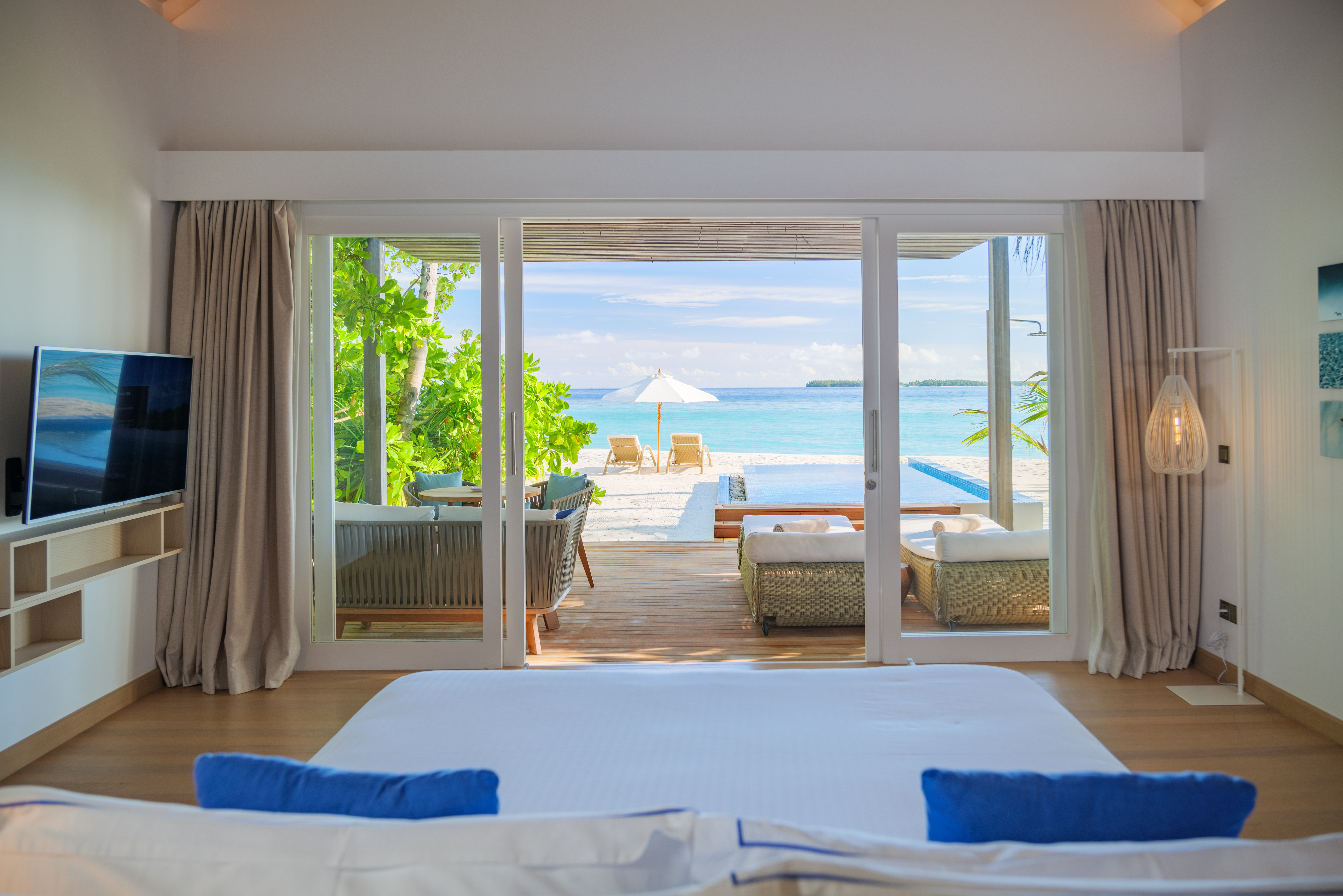 Villa Beach Front with Private Pool