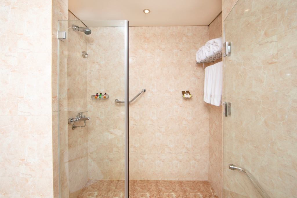 Suite Business King Bed