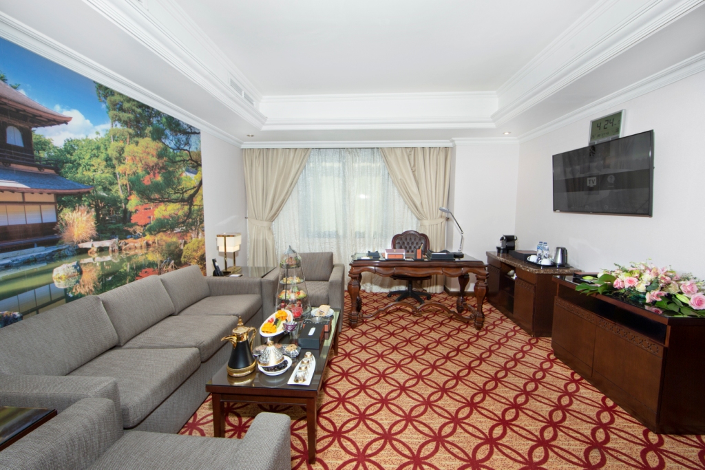 Suite Business King Bed