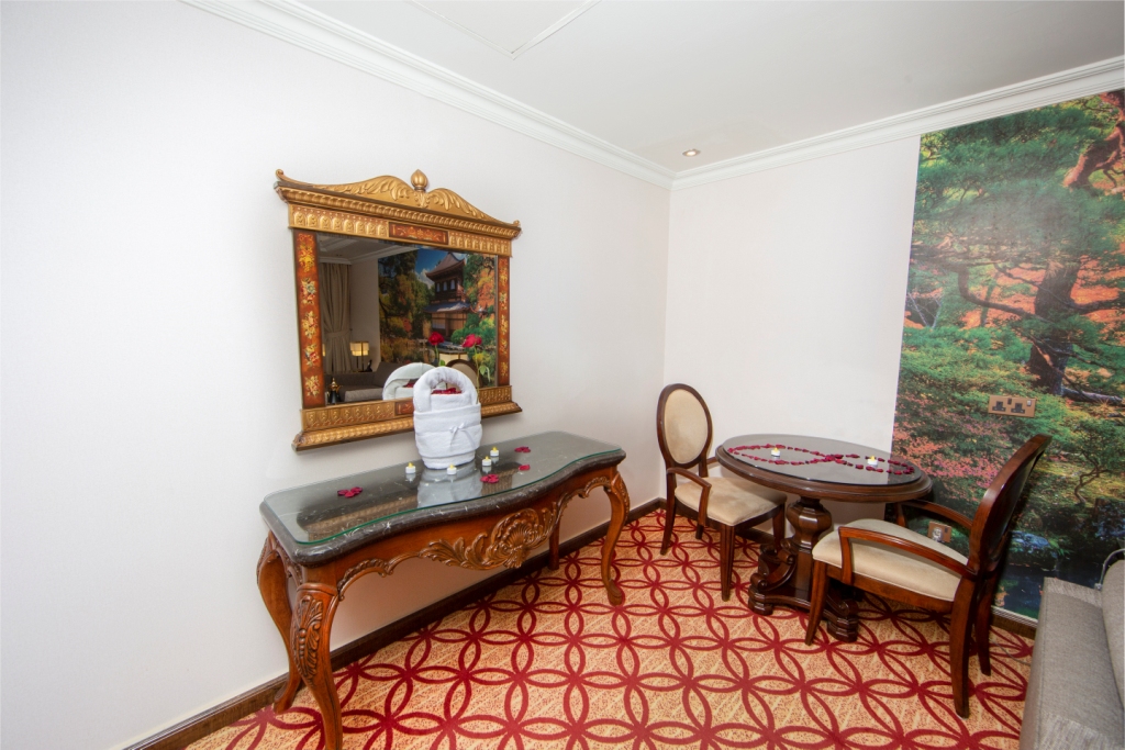 Suite Business King Bed