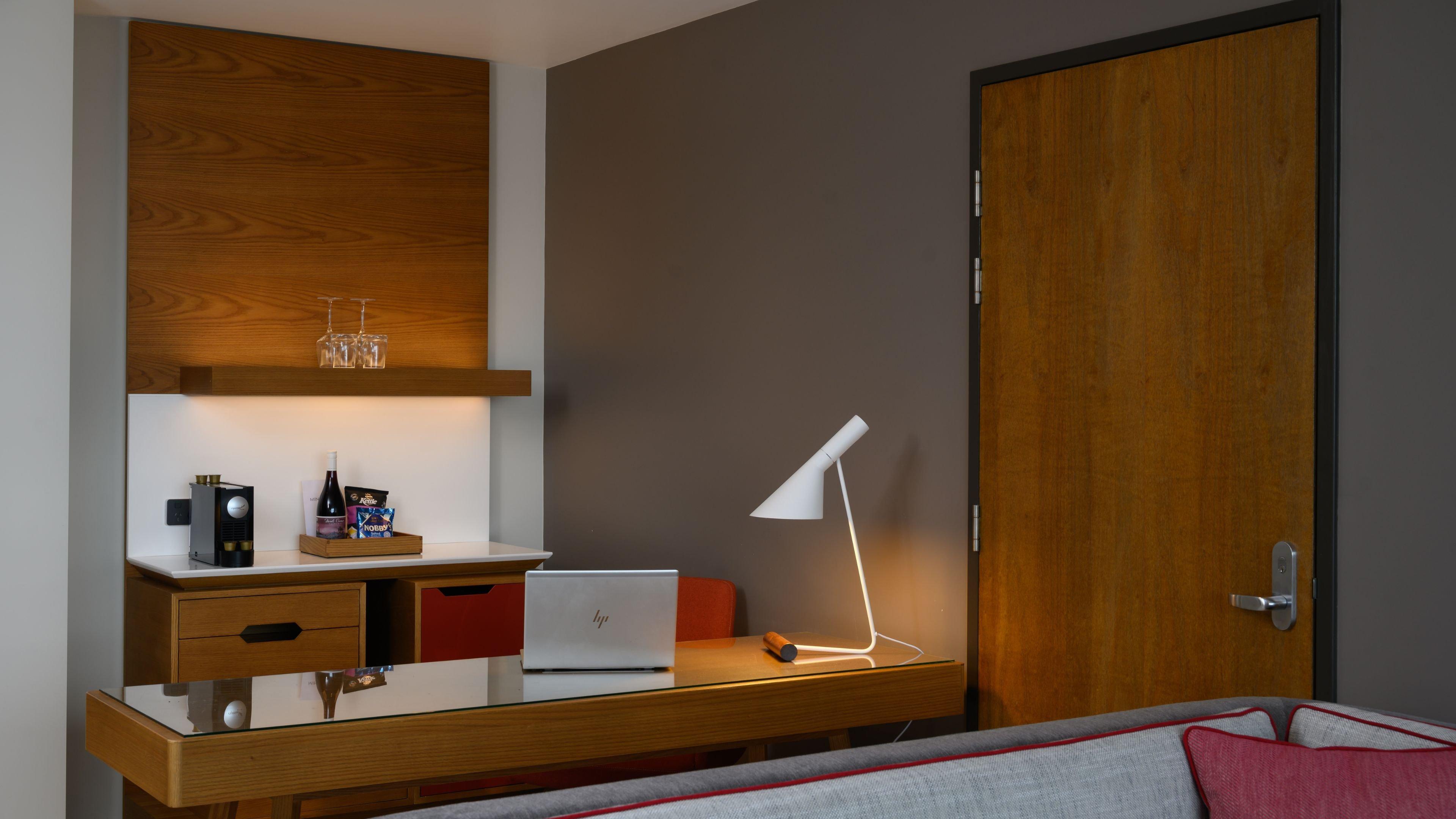 Junior Suite City View King Bed