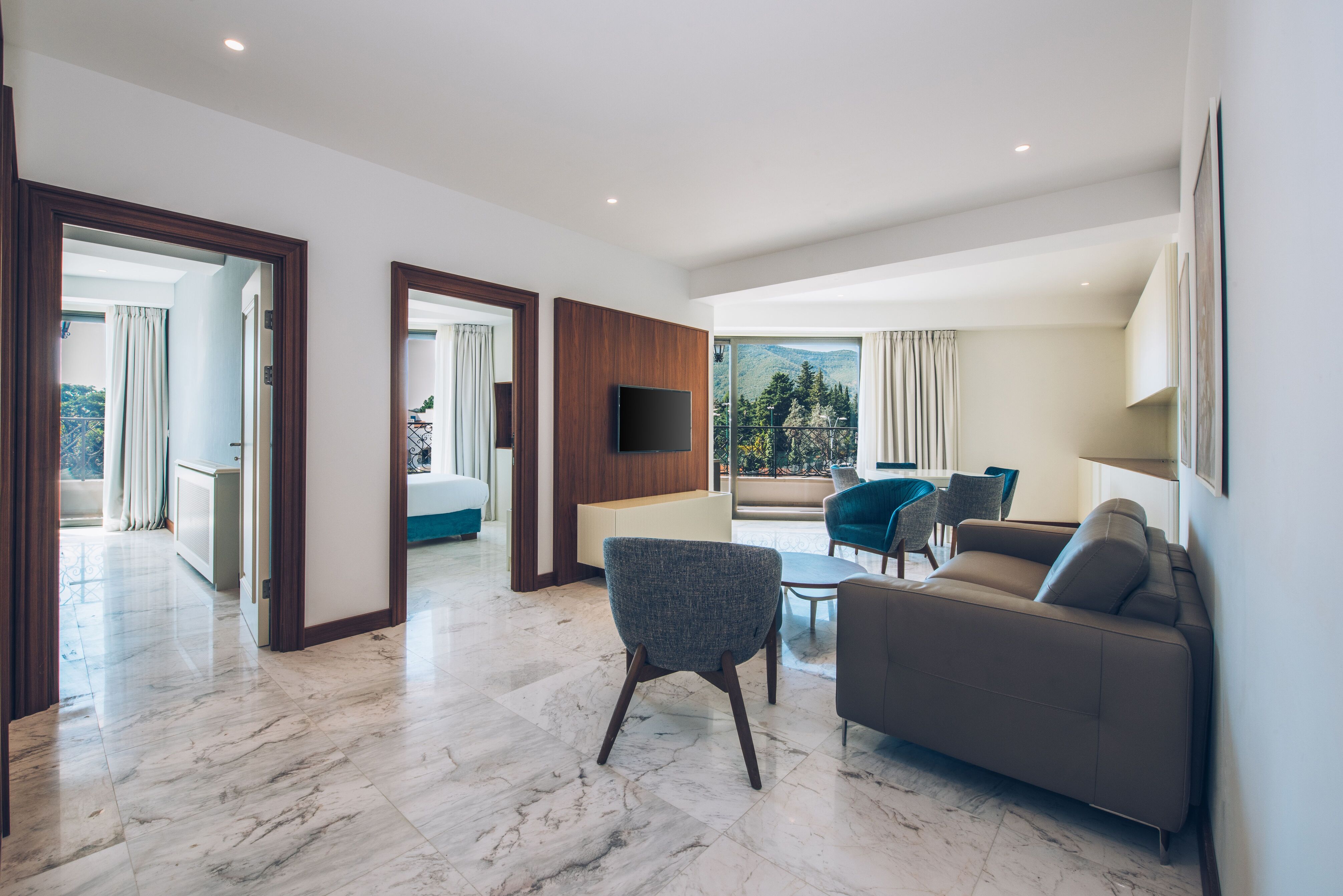 Family Room Deluxe Side Sea View