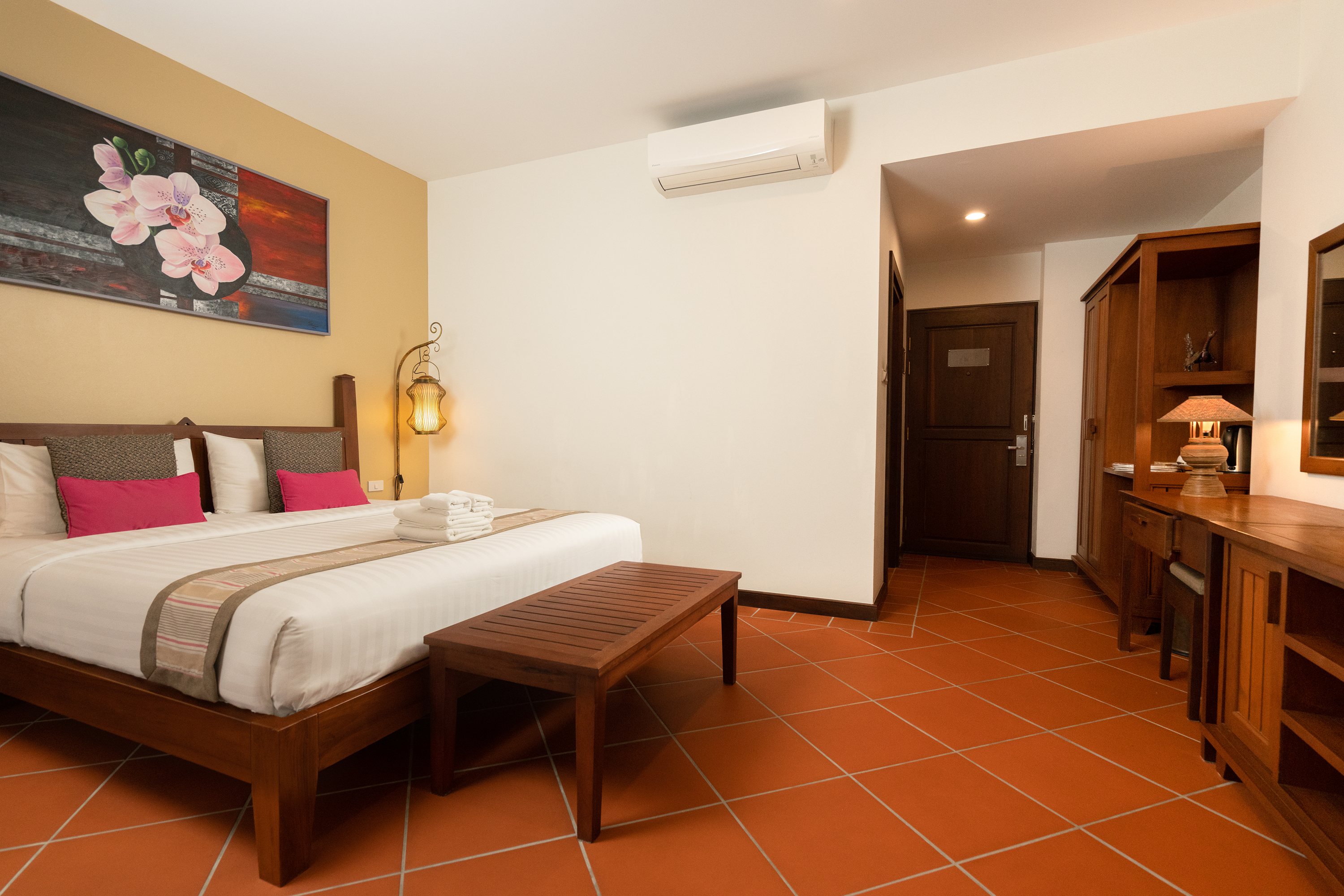 Double Deluxe King Bed