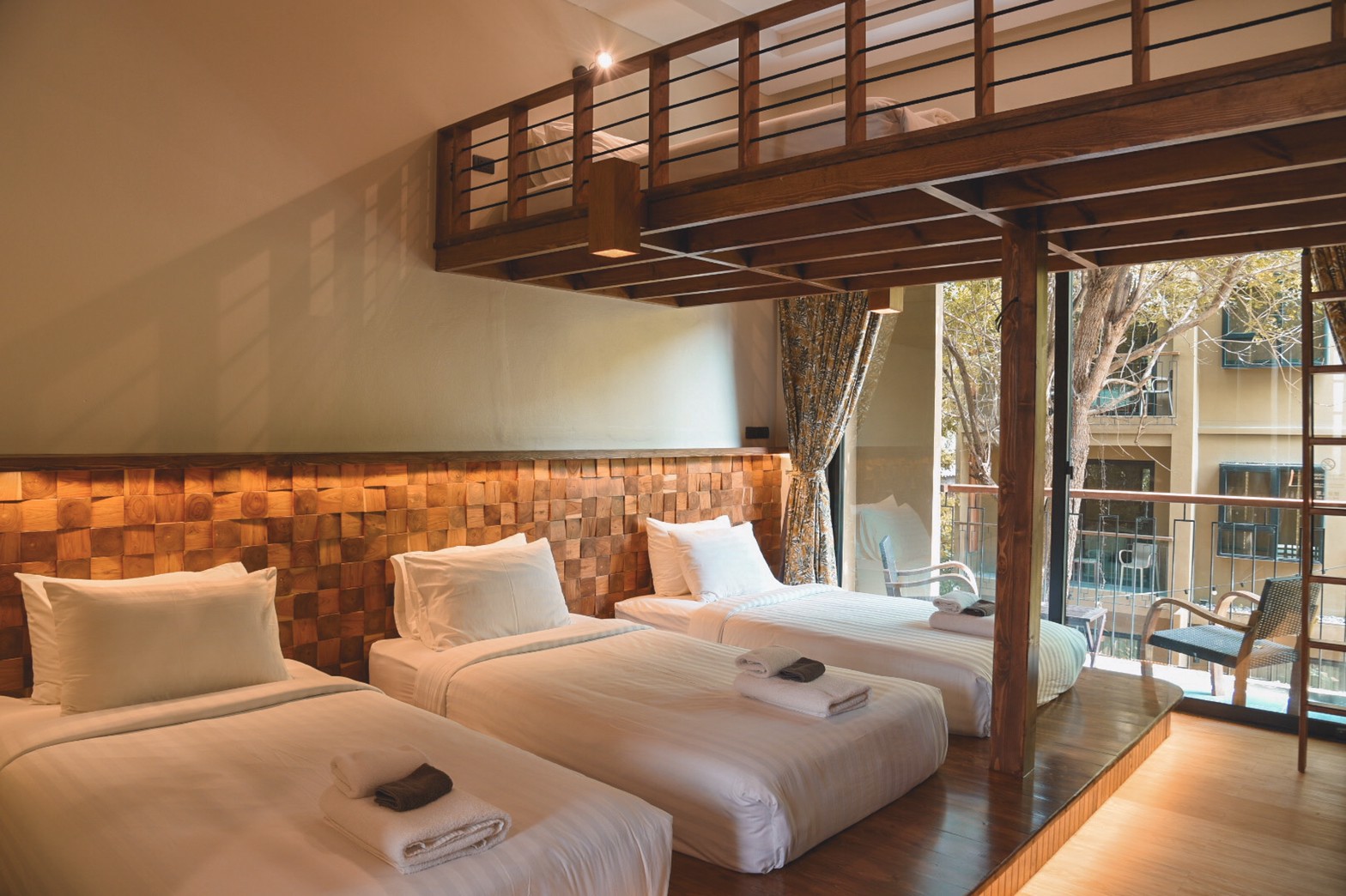 Quadruple Queen Size Bed