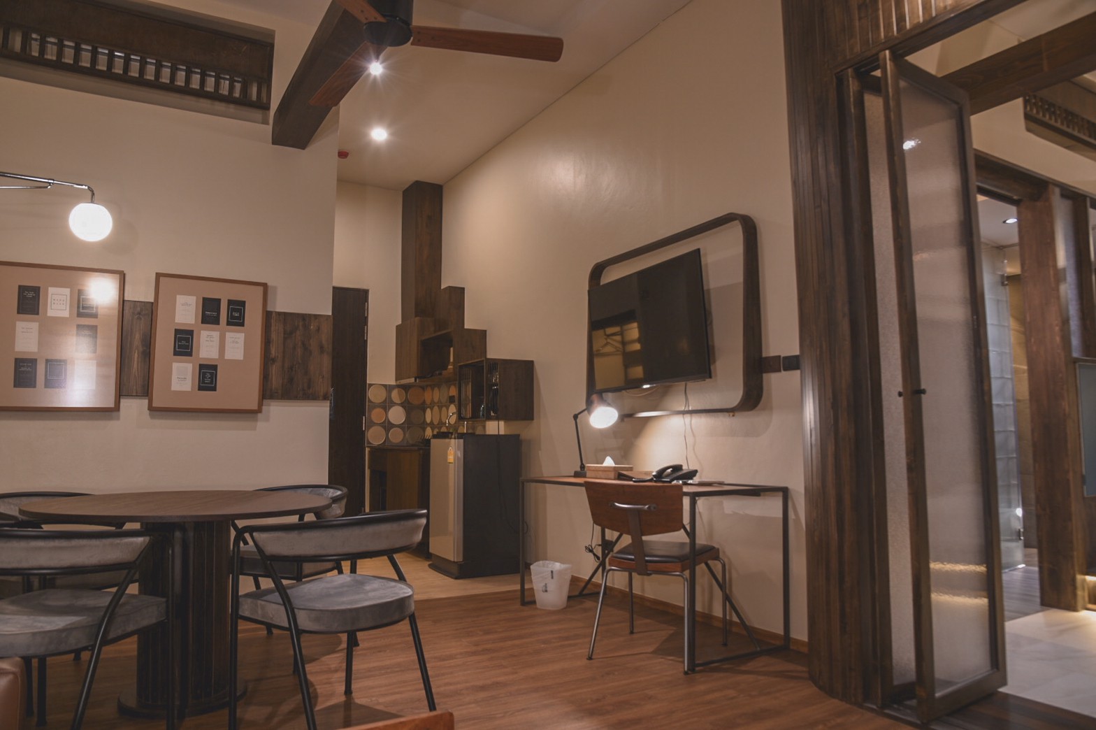 Quadruple Queen Size Bed