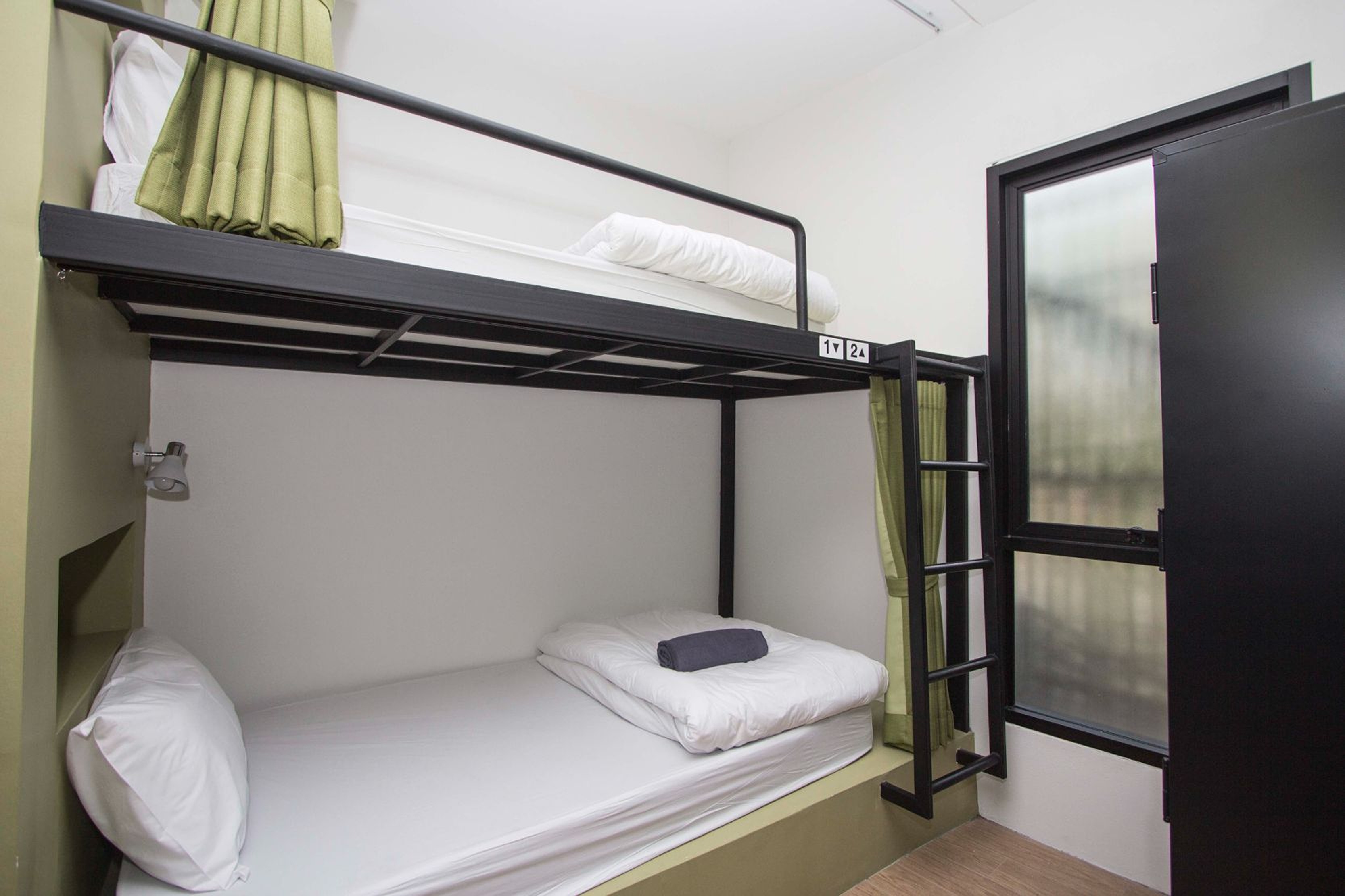 Bed in Dormitory Male Room Capacity 8