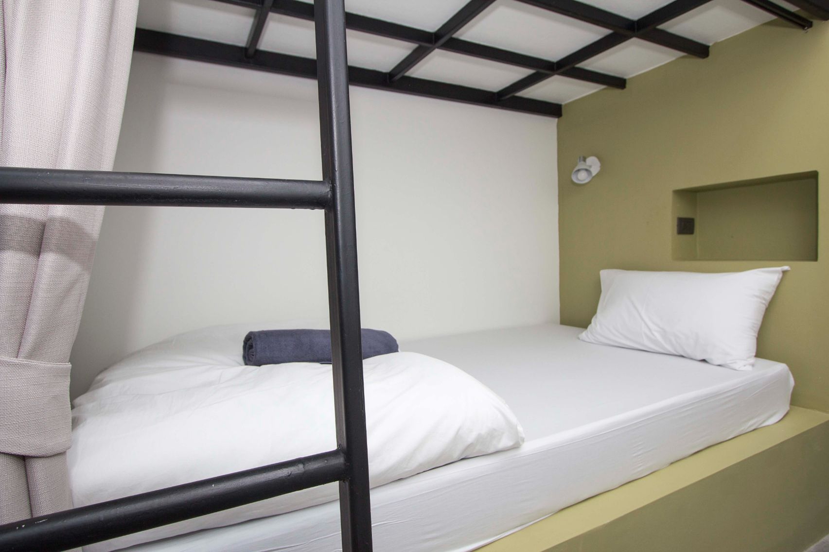 Bed in Dormitory Male Room Capacity 8