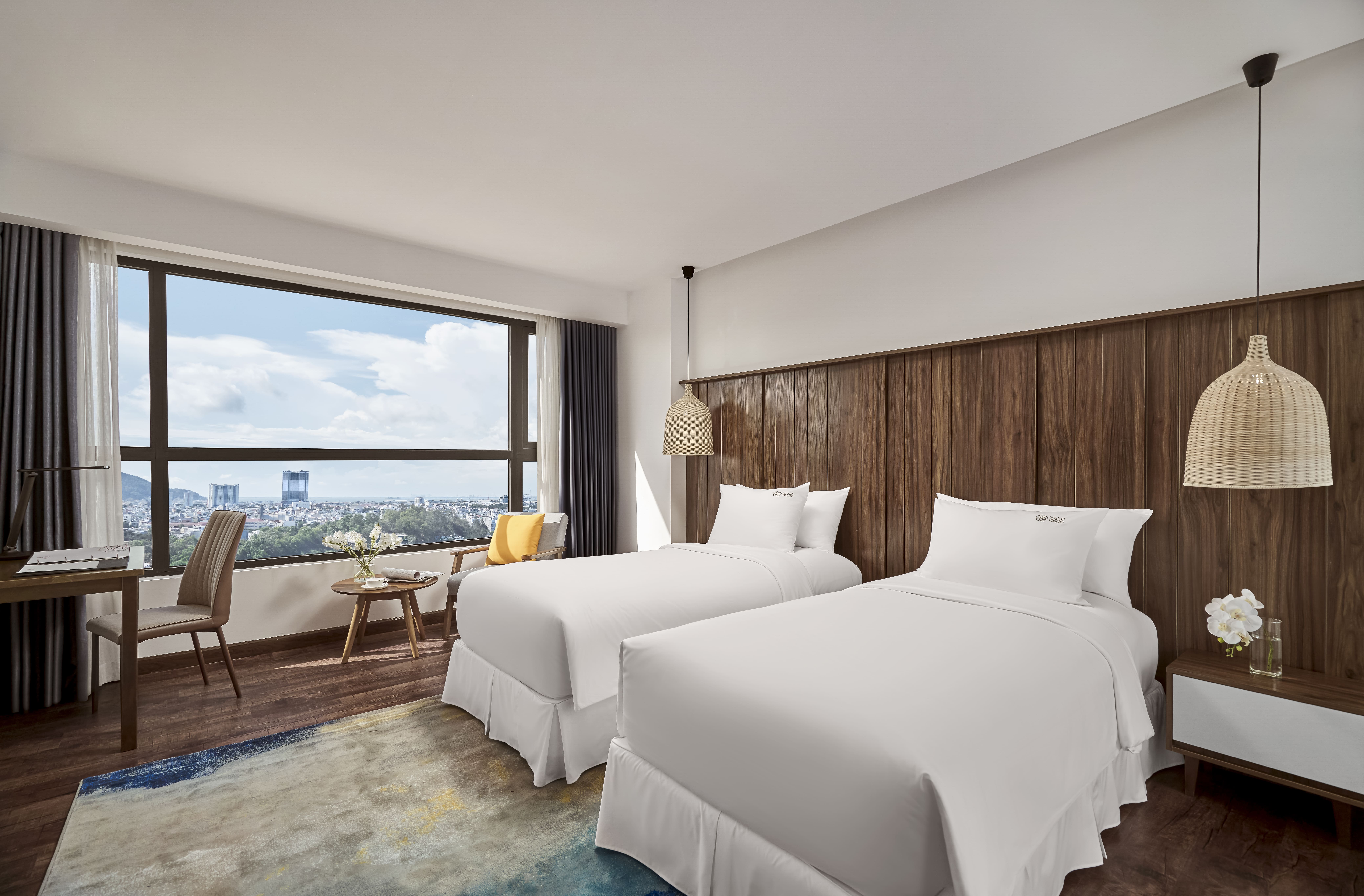 Twin Deluxe City View