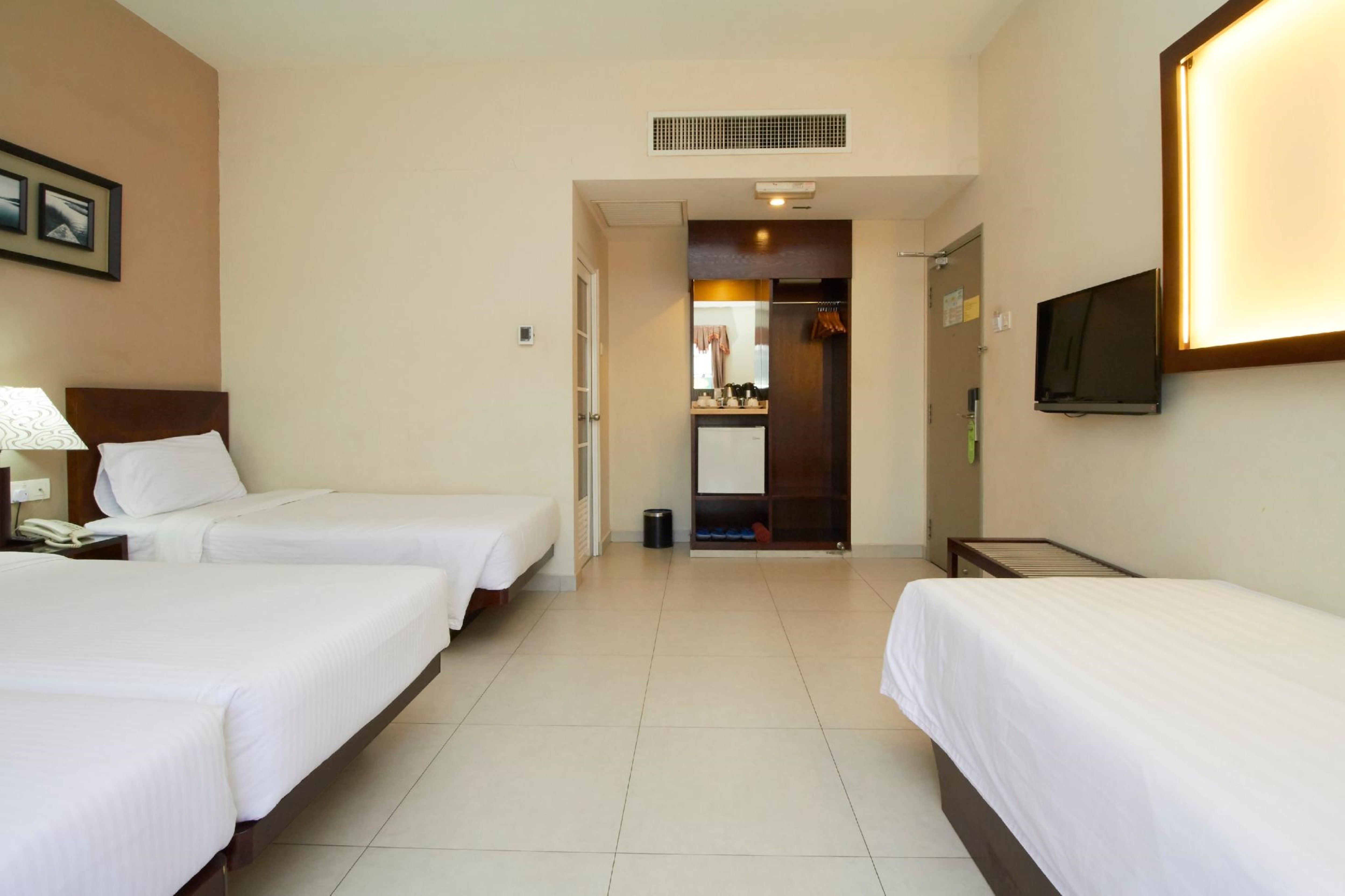 Family Room Capacity 4