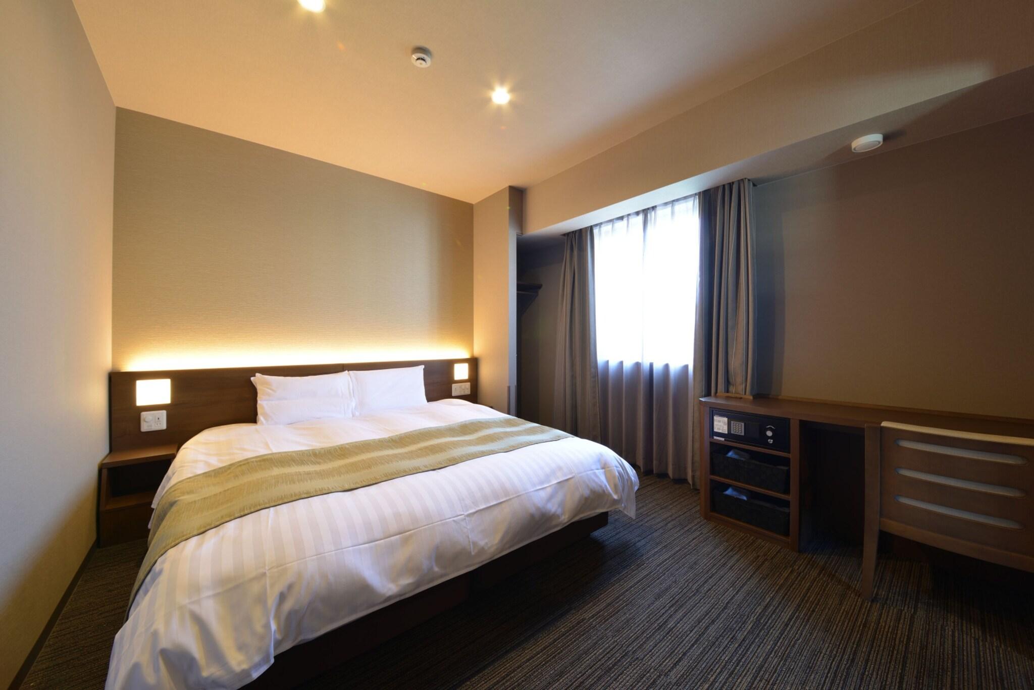 Double King Bed Non Smoking