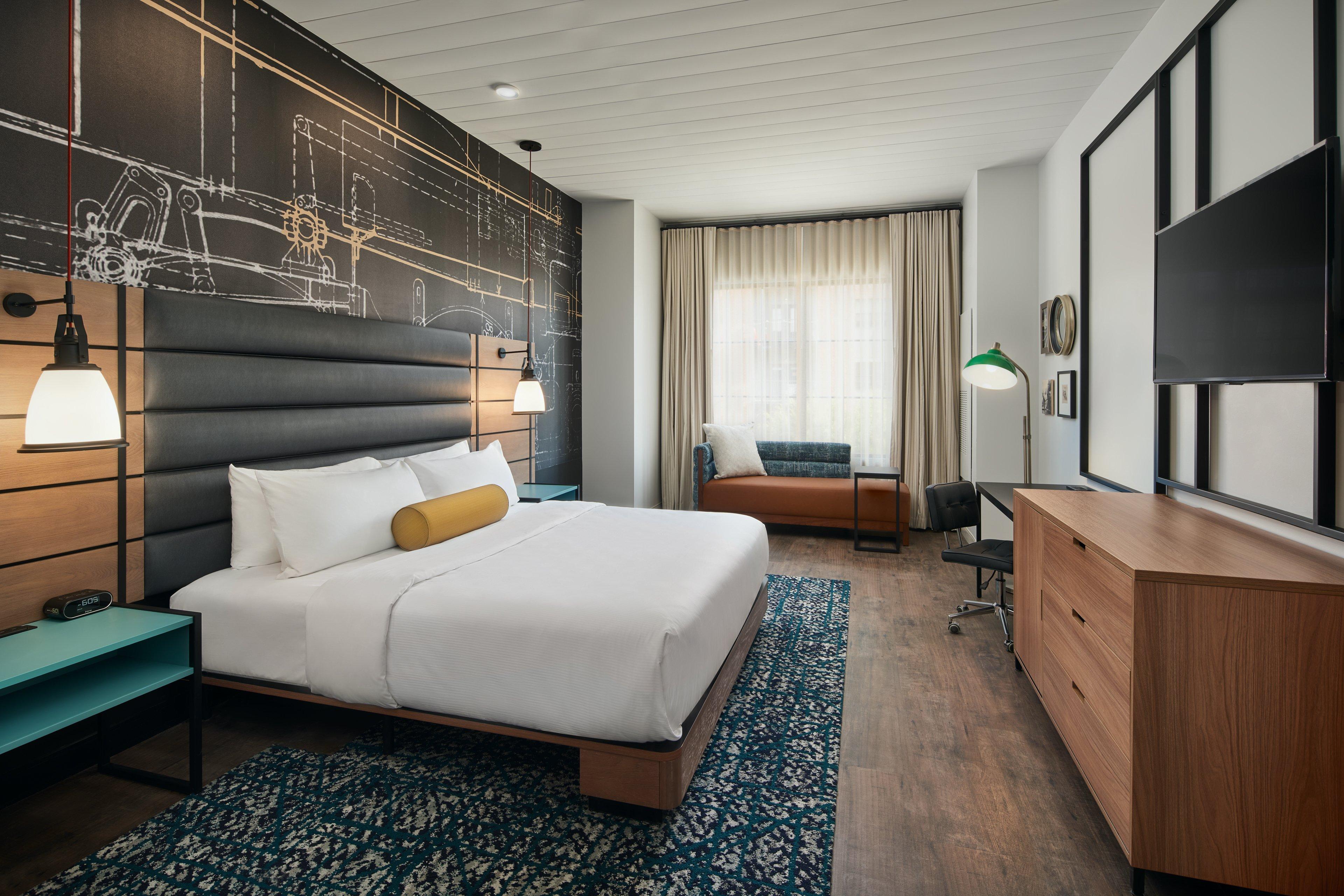 Suite Accessible King Size Bed