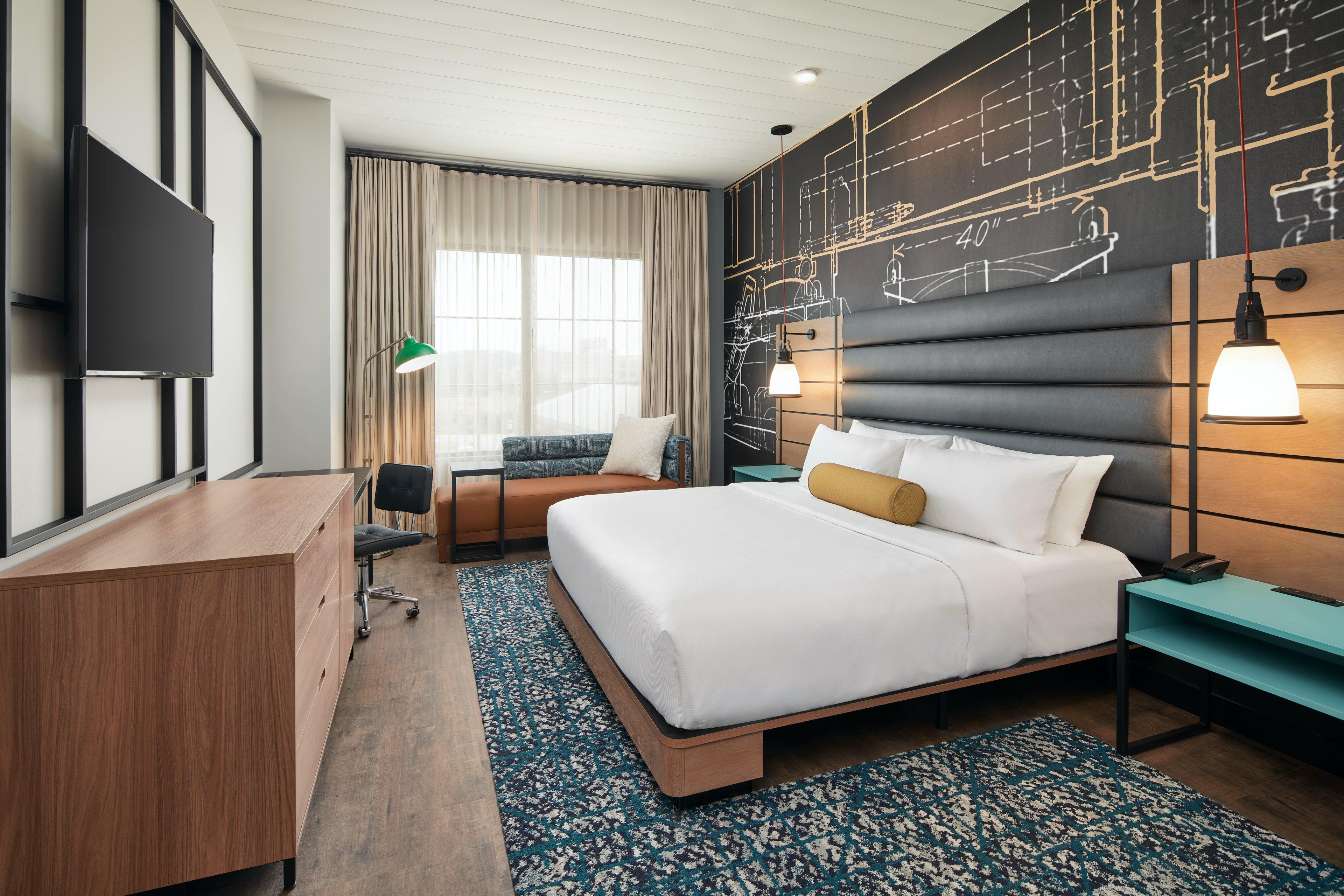 Suite Accessible King Size Bed