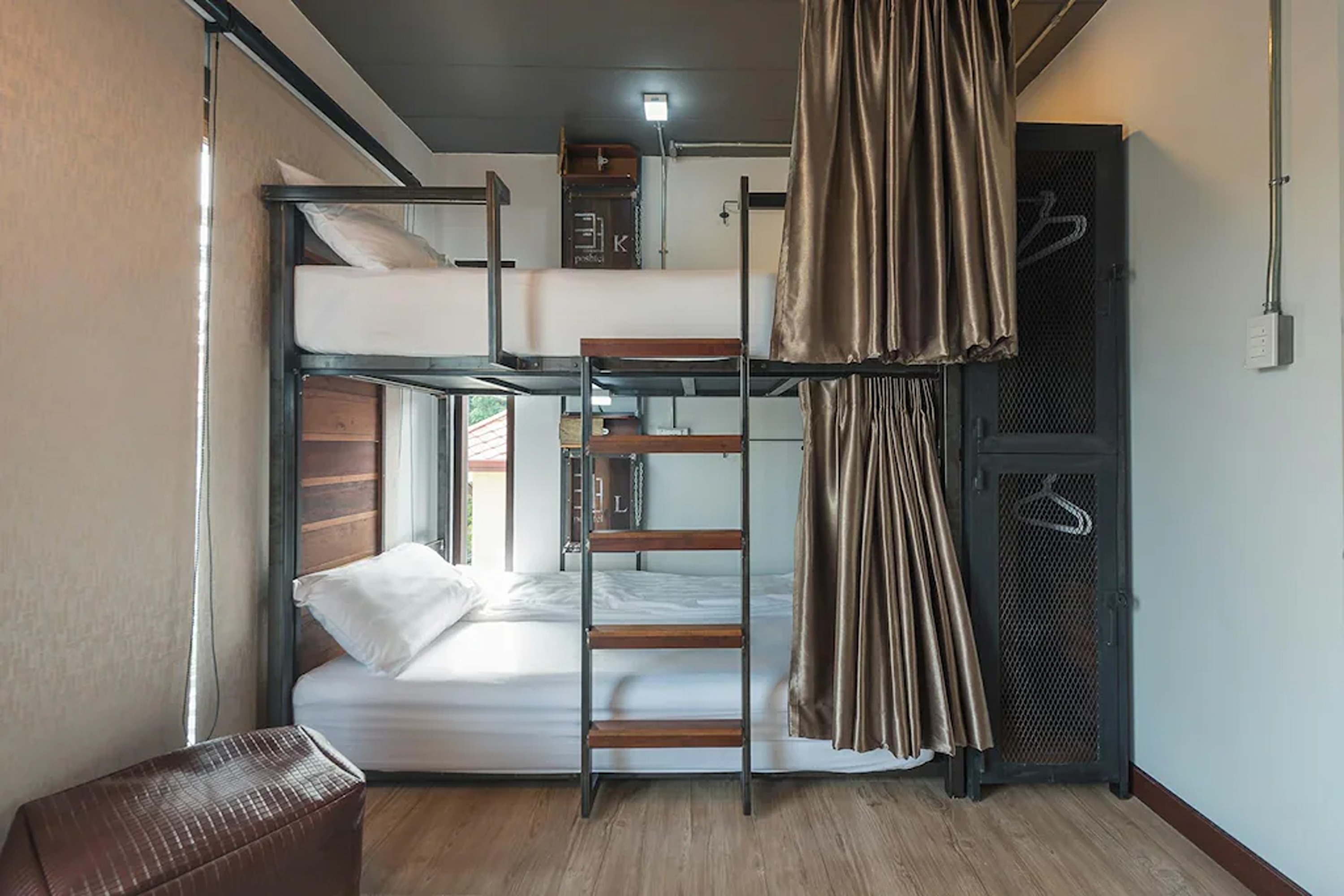Bed in Dormitory Bunk Bed