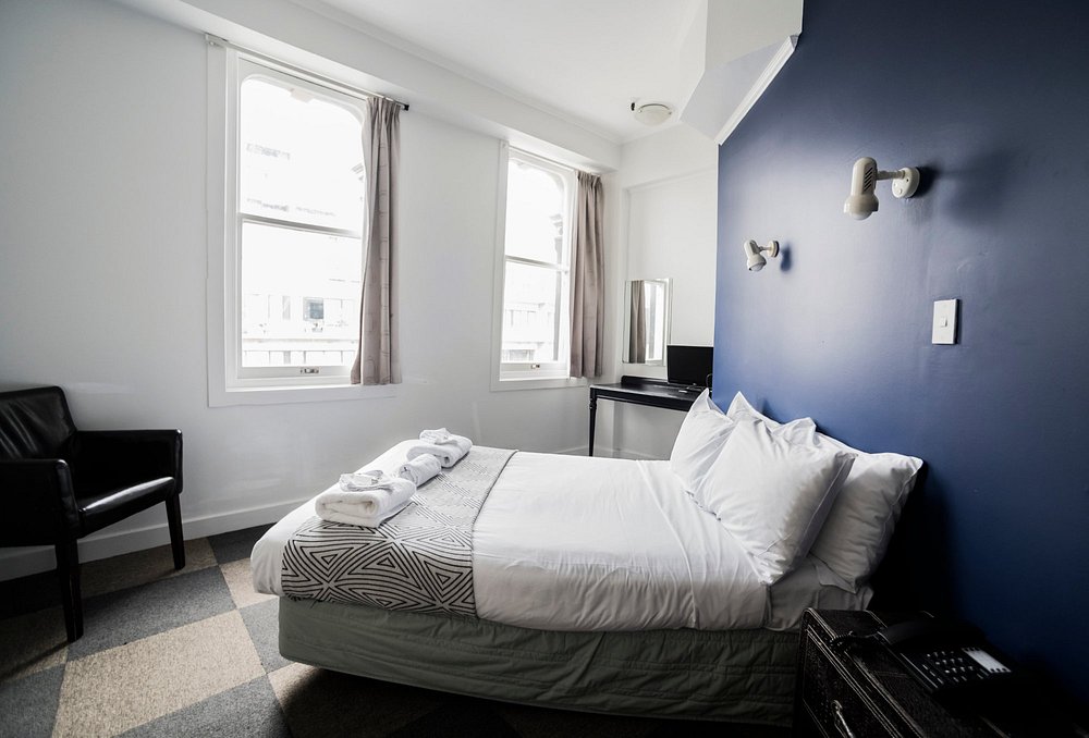 Studio Deluxe Queen Bed