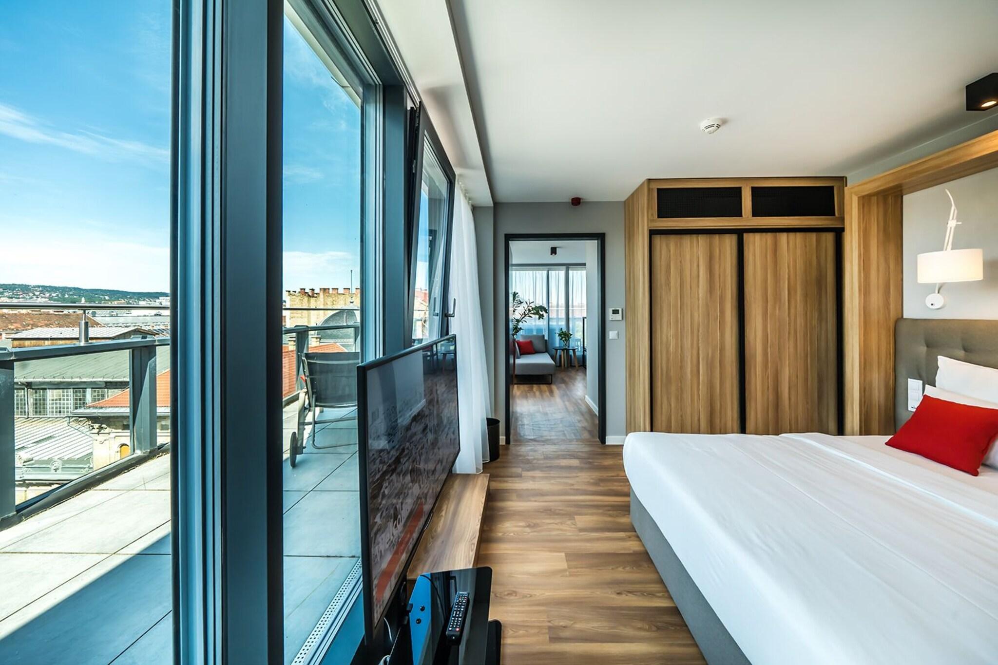 Suite King Bed with Jacuzzi