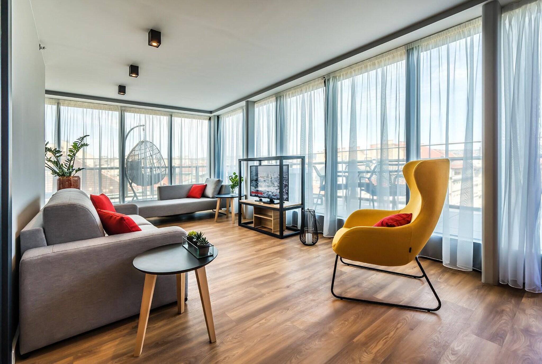 Suite King Bed with Jacuzzi