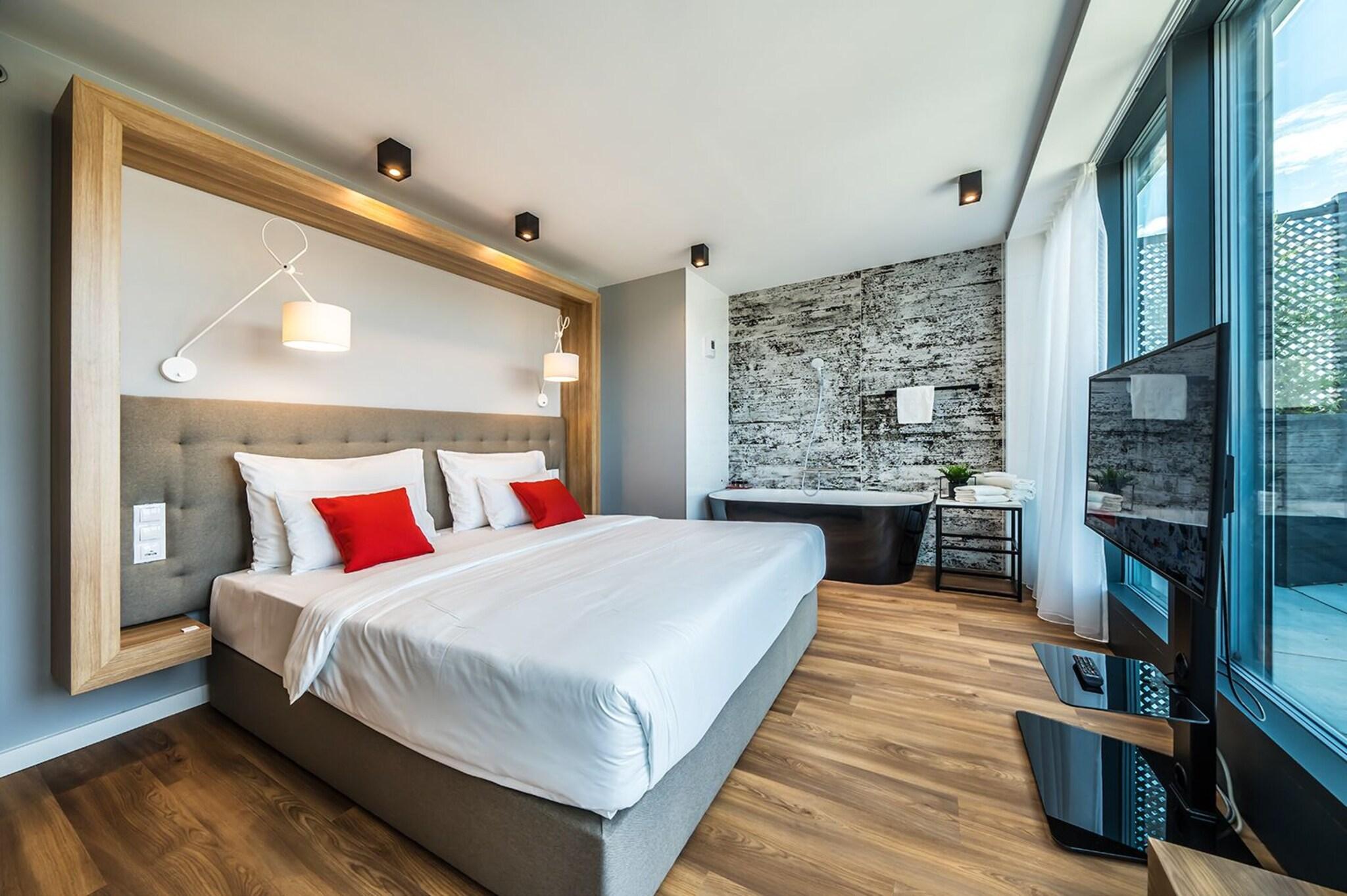 Suite King Bed with Jacuzzi