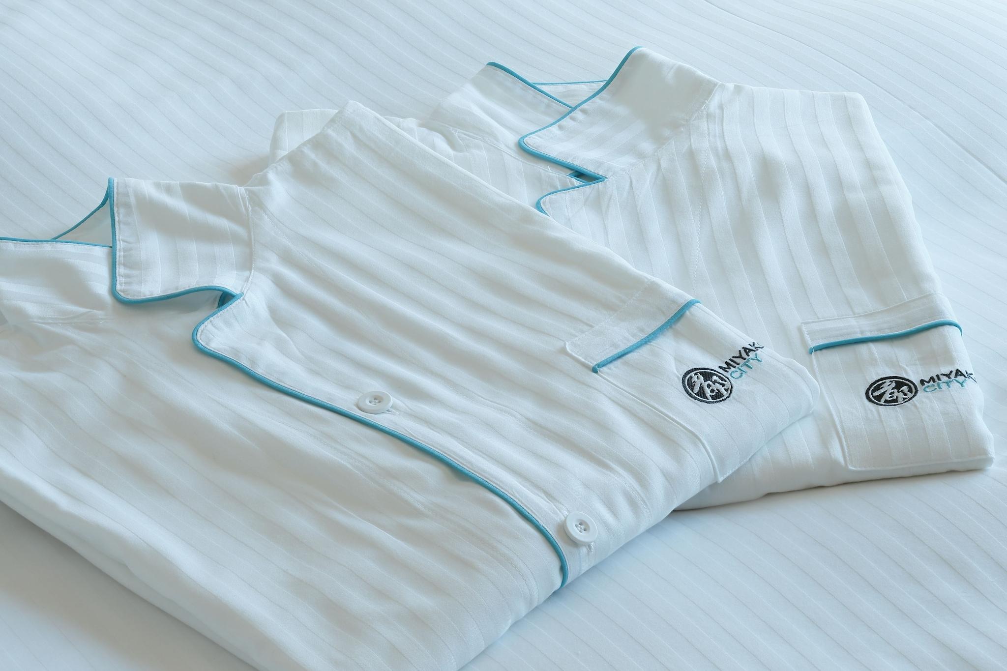 Twin Deluxe City View