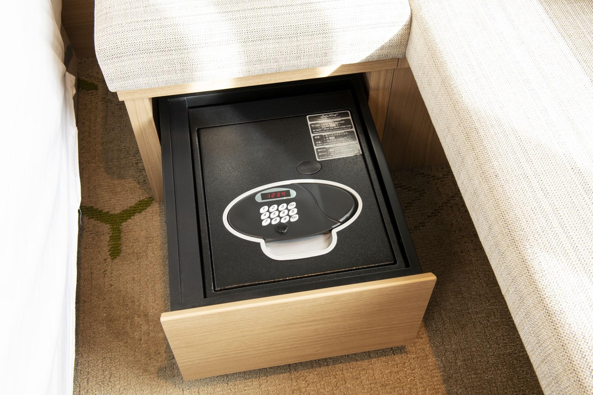 Double Deluxe King Bed