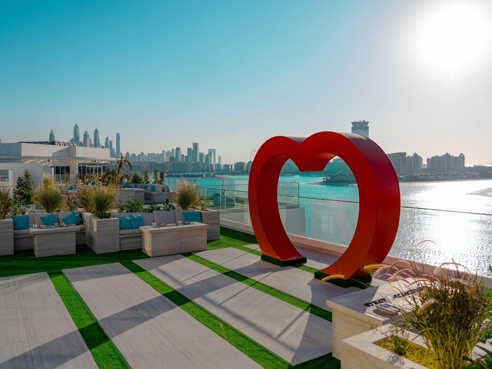 Double Deluxe King Bed