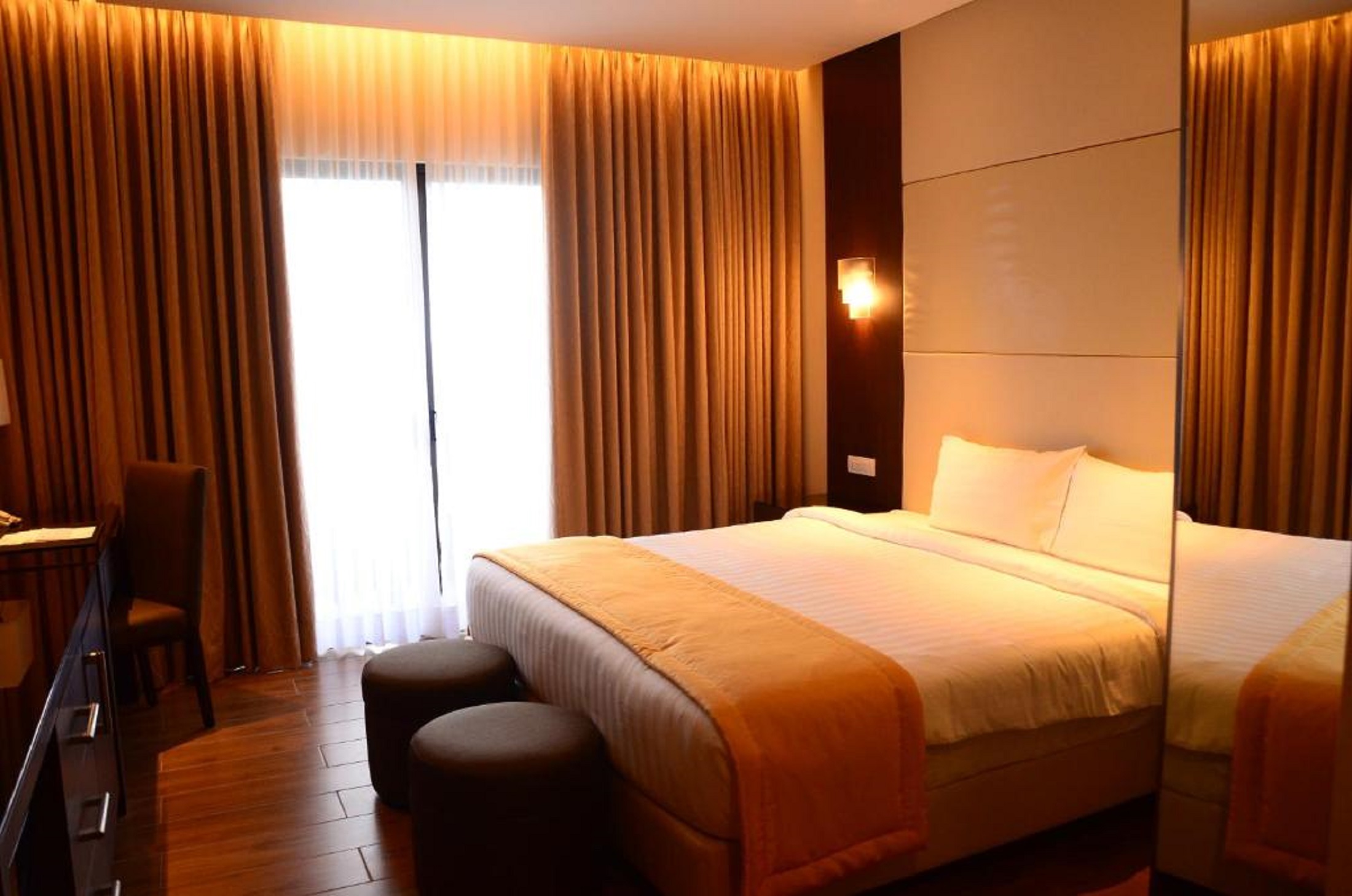 Double Deluxe King Bed