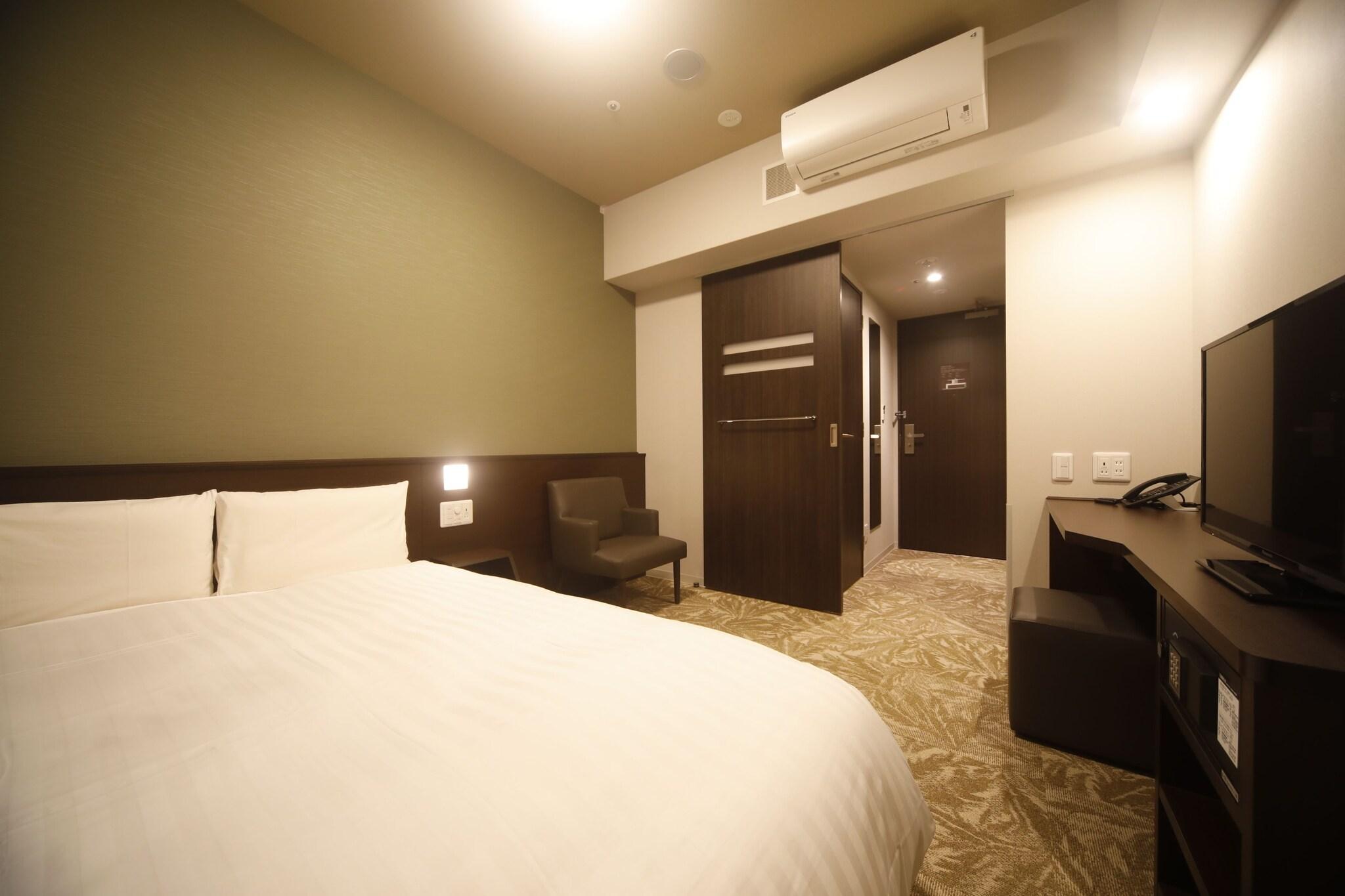 Room Connecting Room