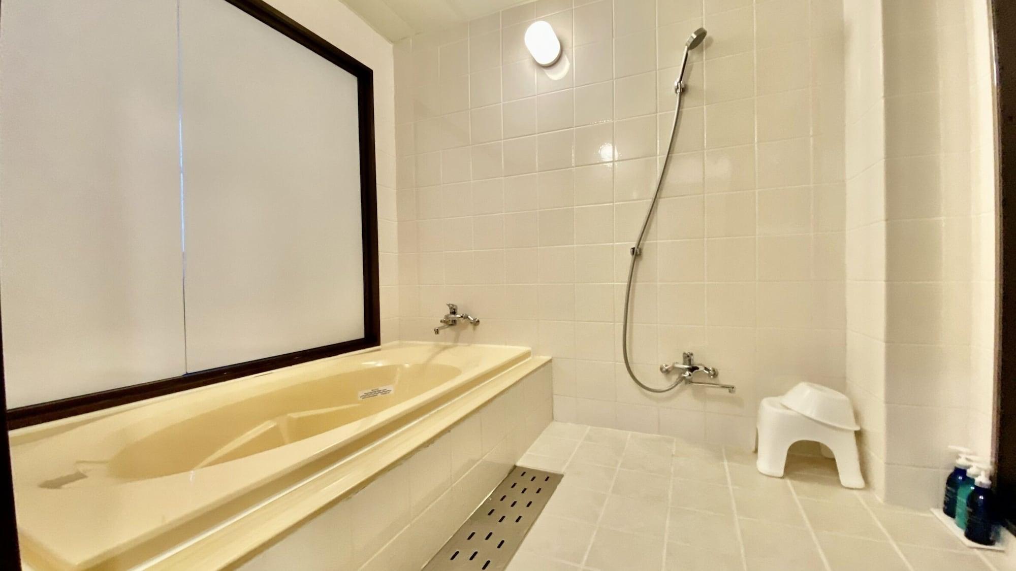 Quadruple Non Smoking