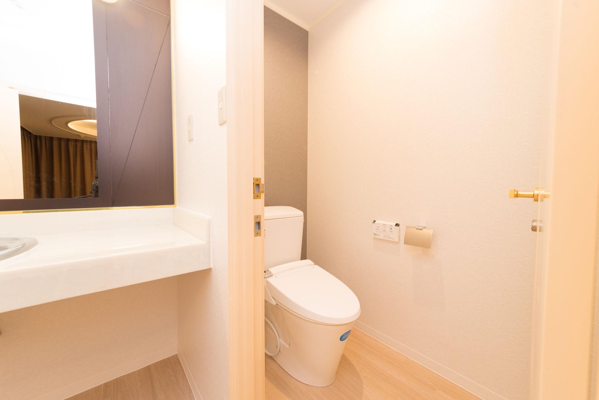 Quadruple Non Smoking