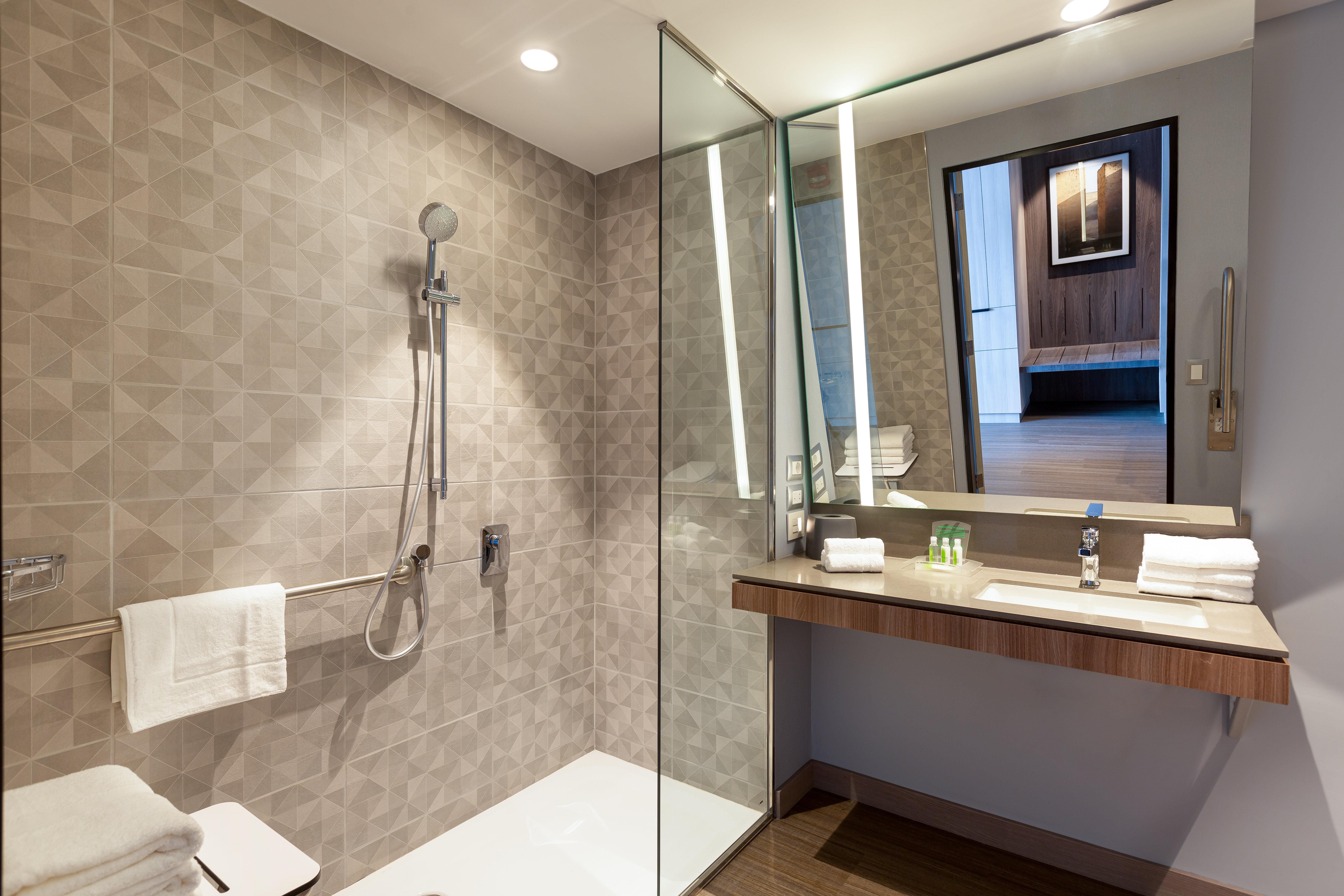 Double Accessible King Size Bed