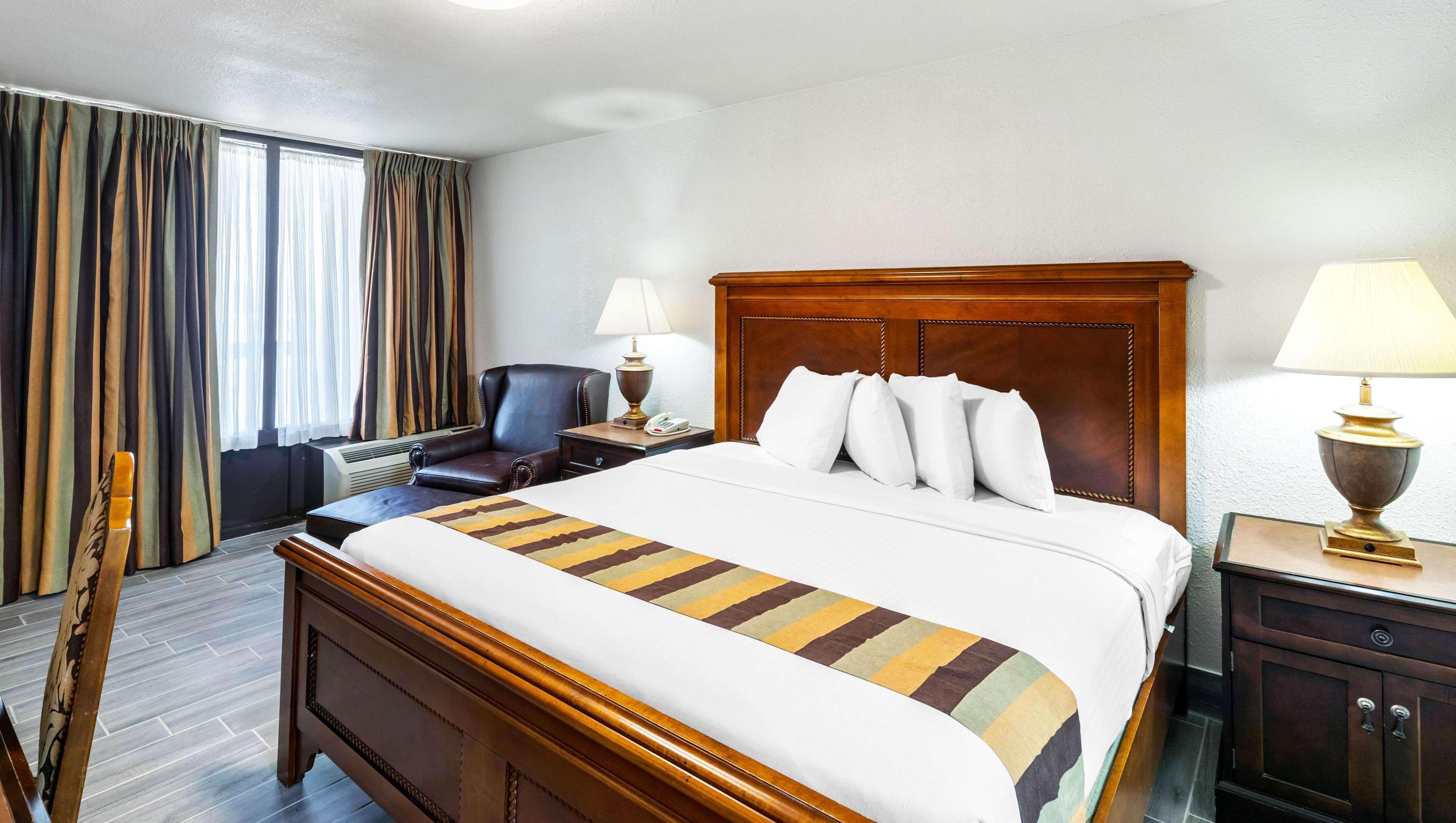 Double King Bed Non Smoking