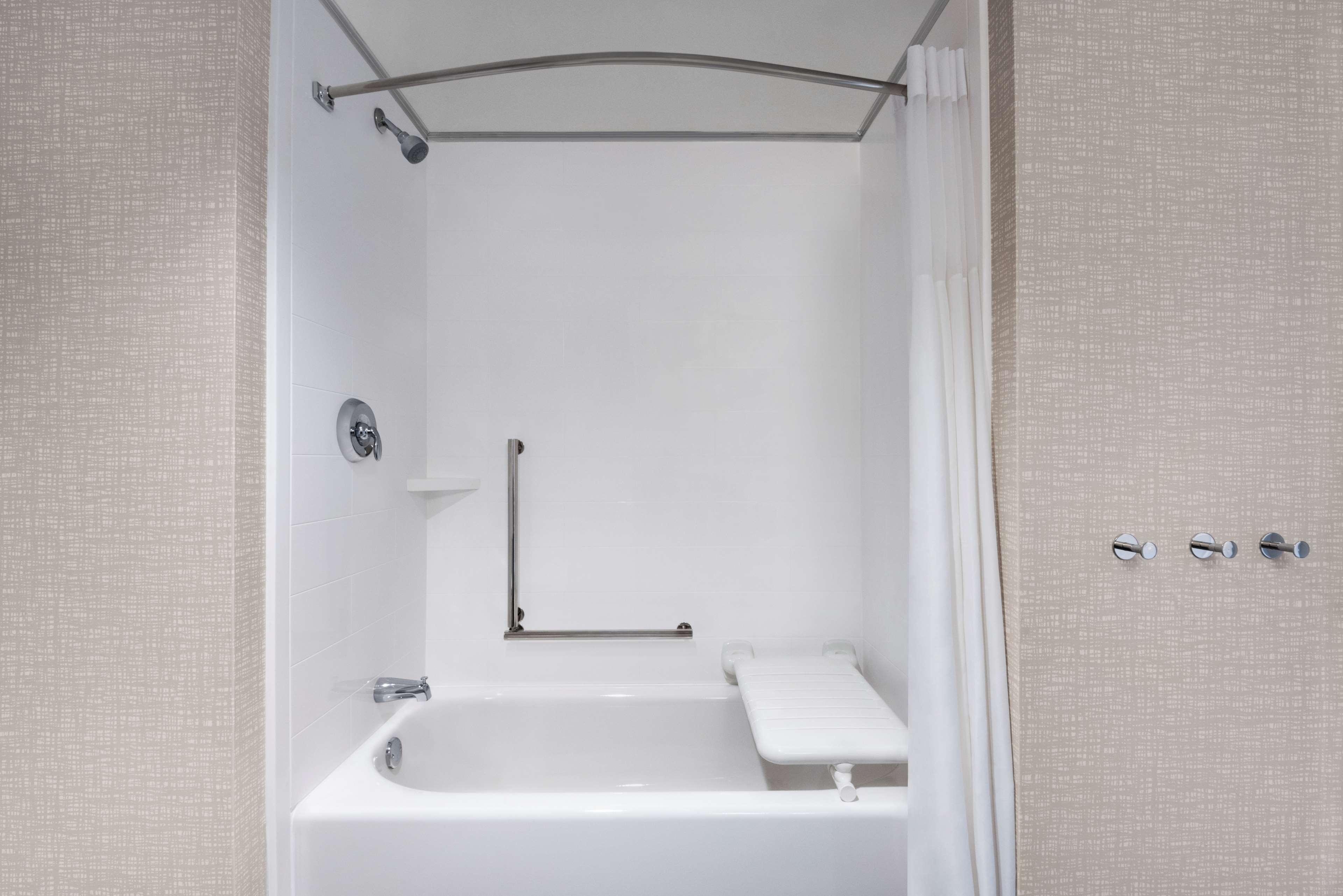 Studio Two Queen Beds Non Smoking