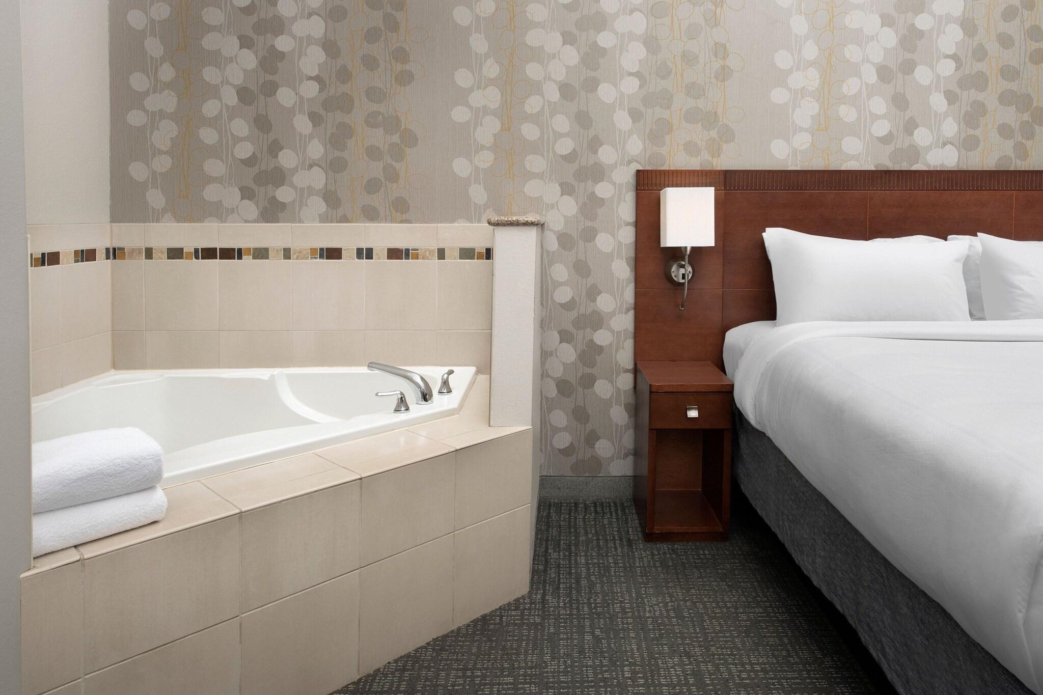 Double Deluxe King Bed